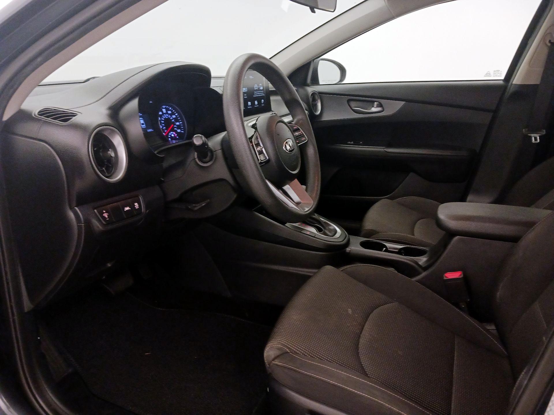 Thumbnail: 2019 Kia Forte - 11