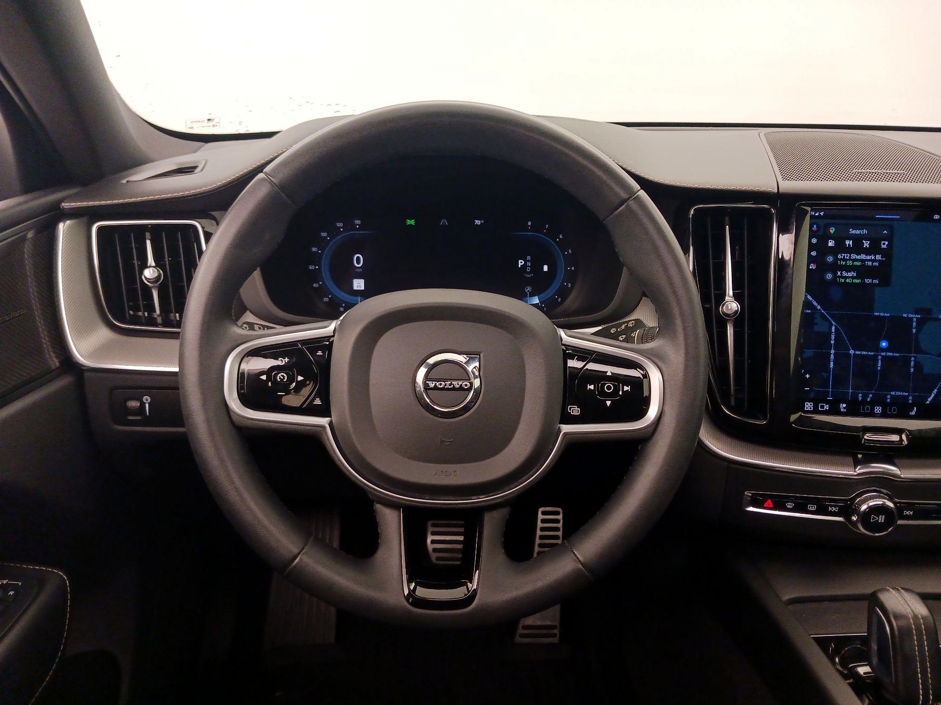 Thumbnail: 2022 Volvo XC60 - 10
