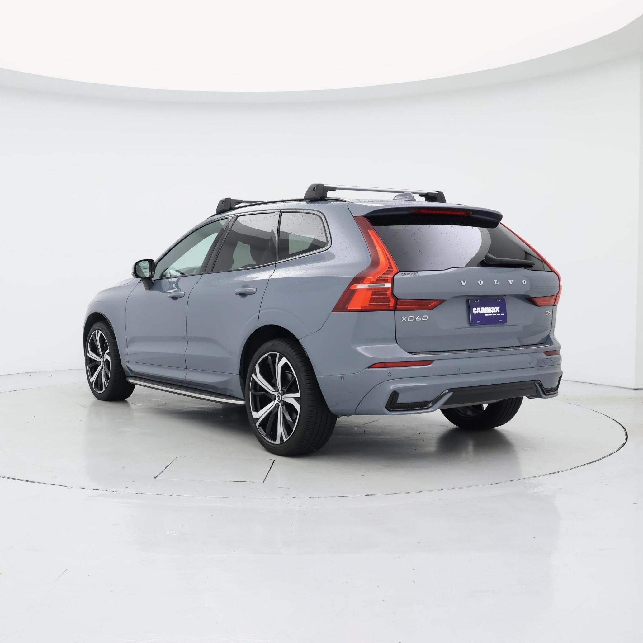 Thumbnail: 2022 Volvo XC60 - 2