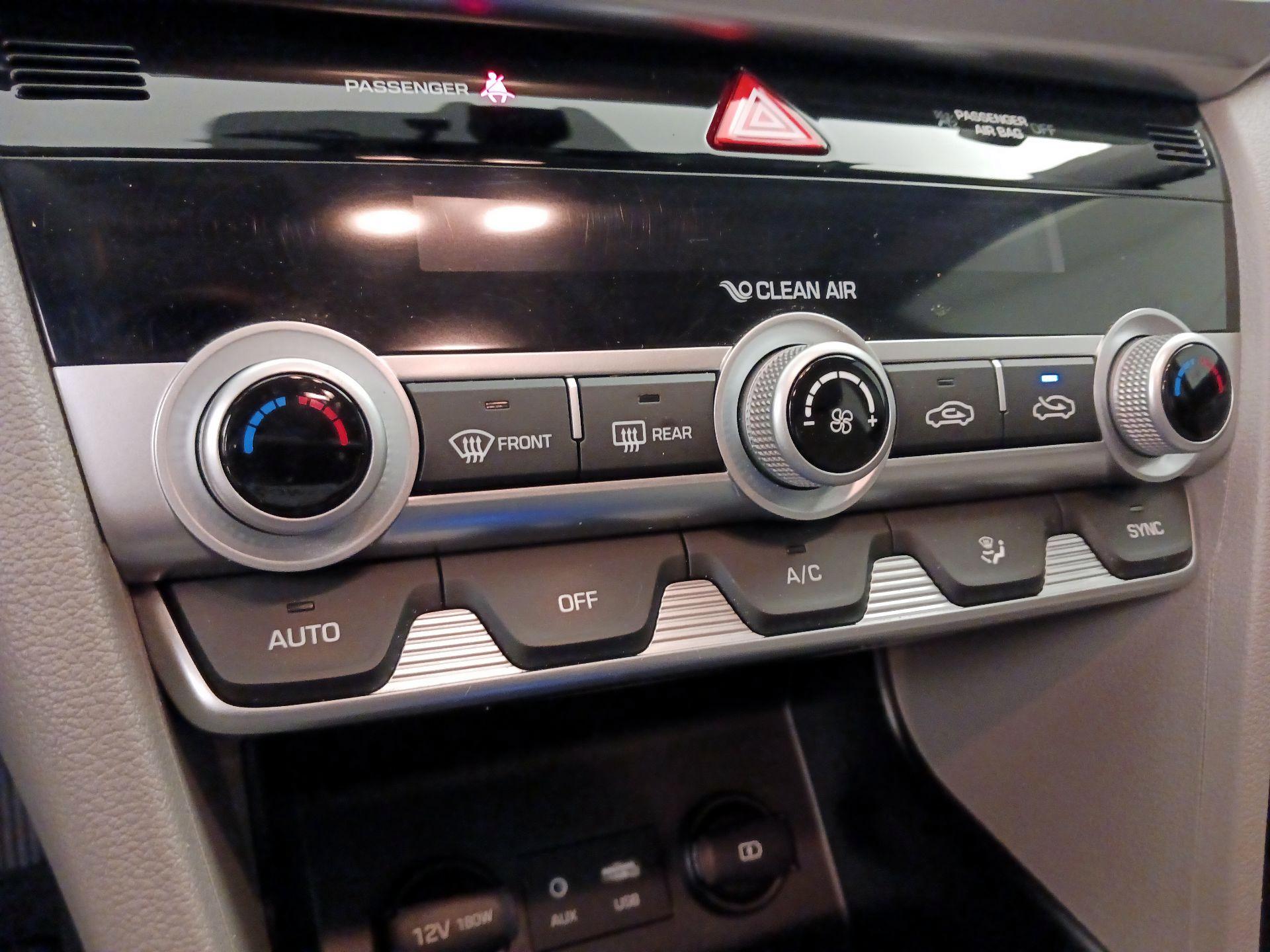Thumbnail: 2020 Hyundai Elantra - 16