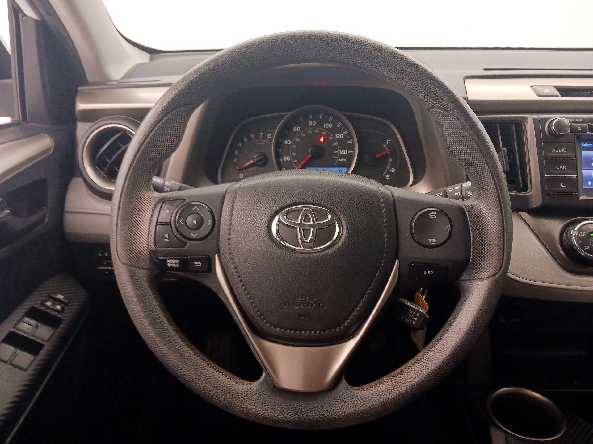Thumbnail: 2015 Toyota RAV4 - 10