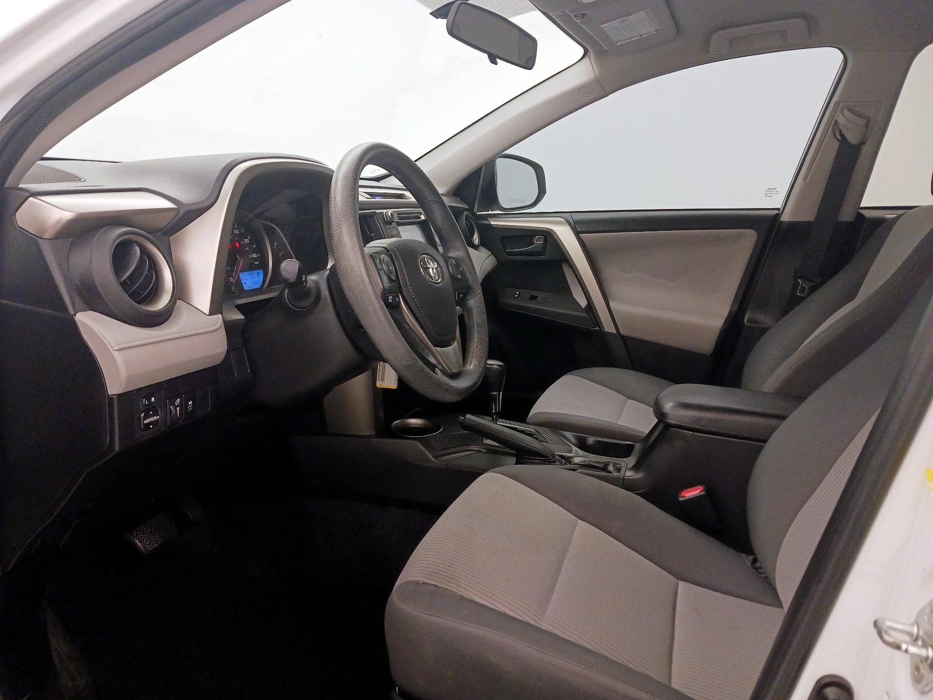 Thumbnail: 2015 Toyota RAV4 - 11