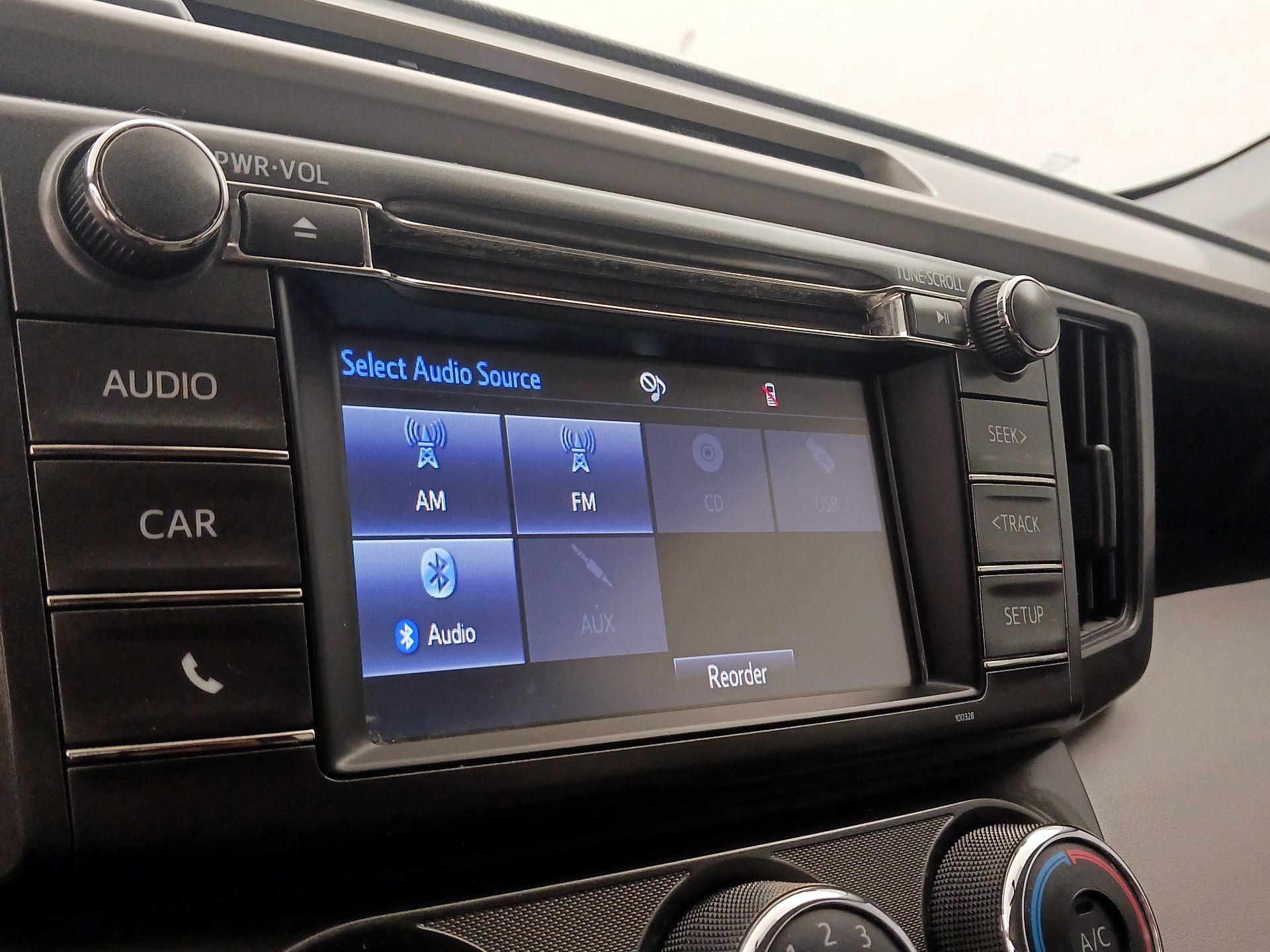 Thumbnail: 2015 Toyota RAV4 - 15