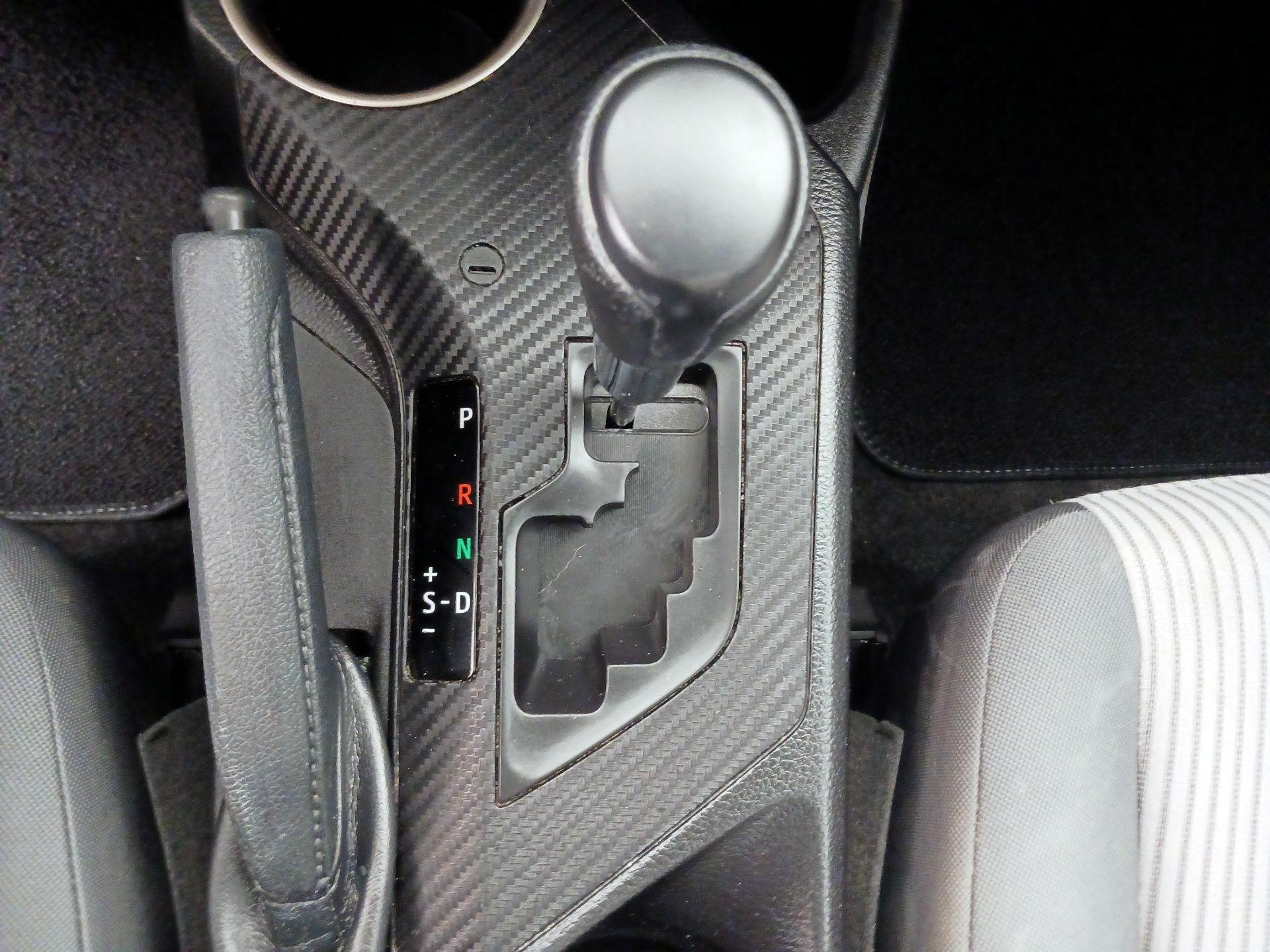 Thumbnail: 2015 Toyota RAV4 - 17