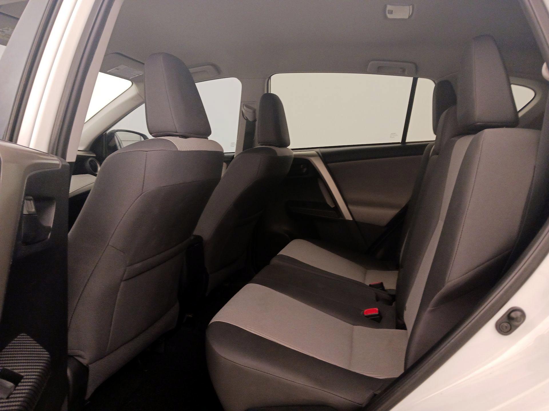 Thumbnail: 2015 Toyota RAV4 - 19