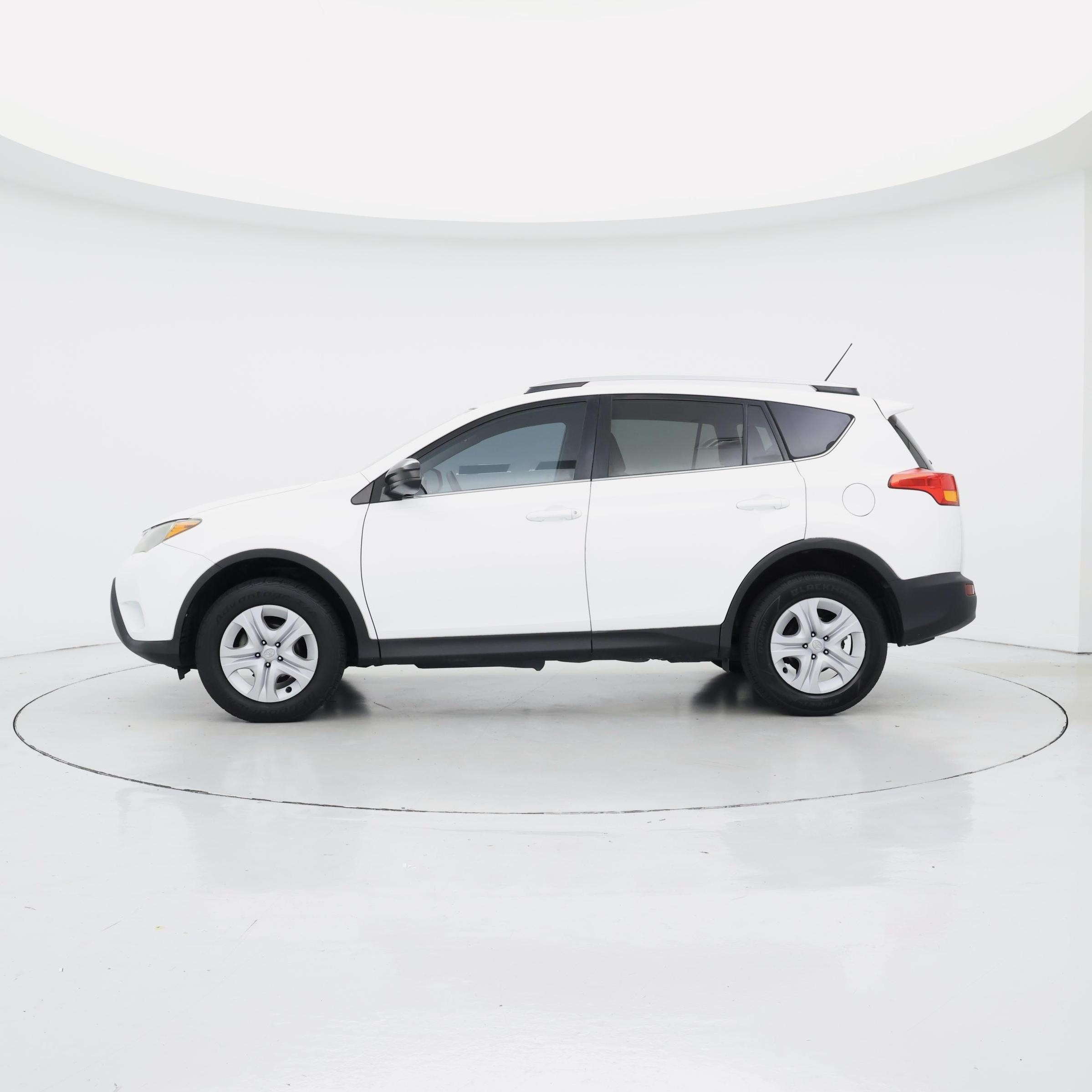 Thumbnail: 2015 Toyota RAV4 - 3