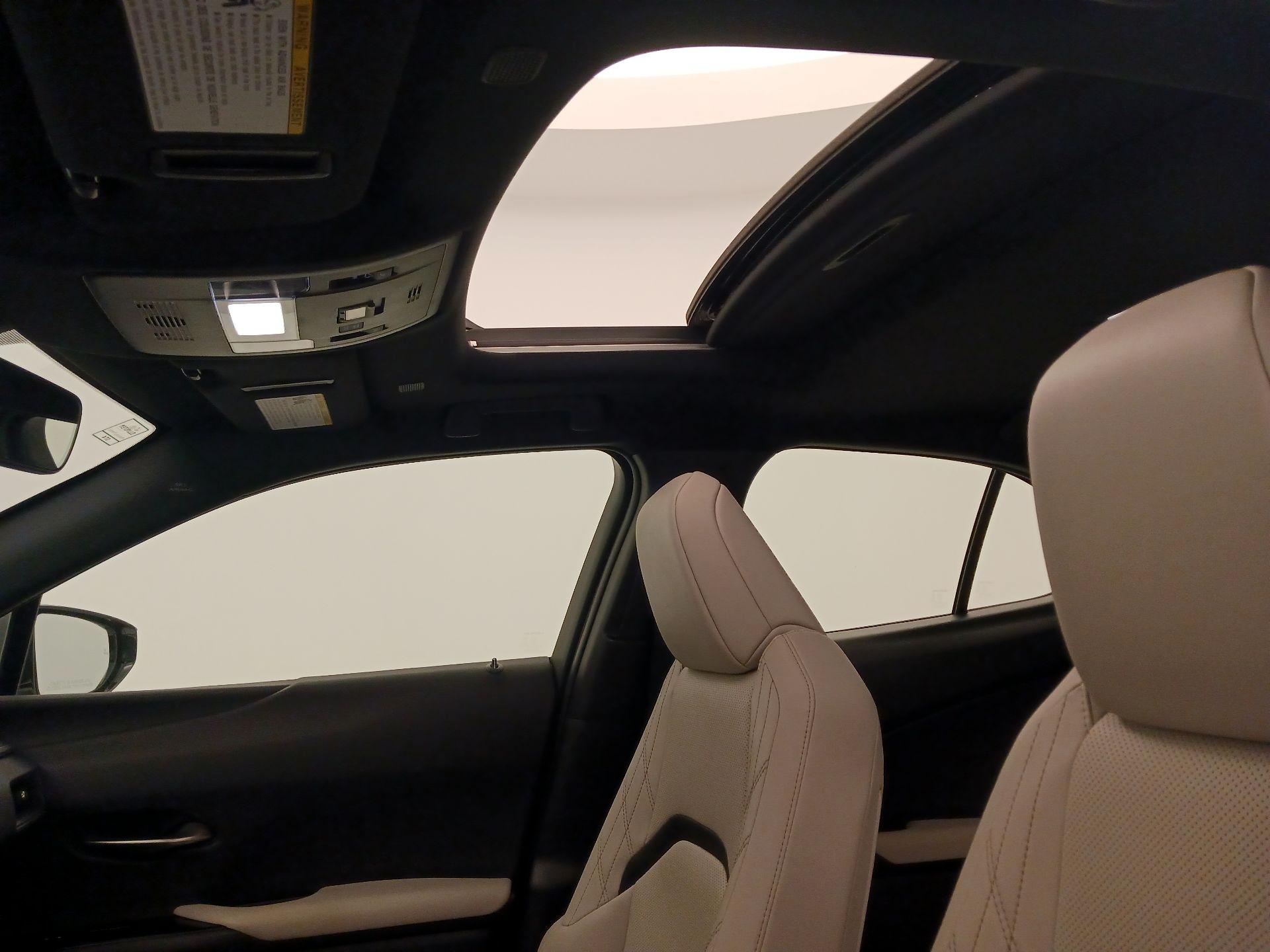 Thumbnail: 2023 Lexus UX - 19