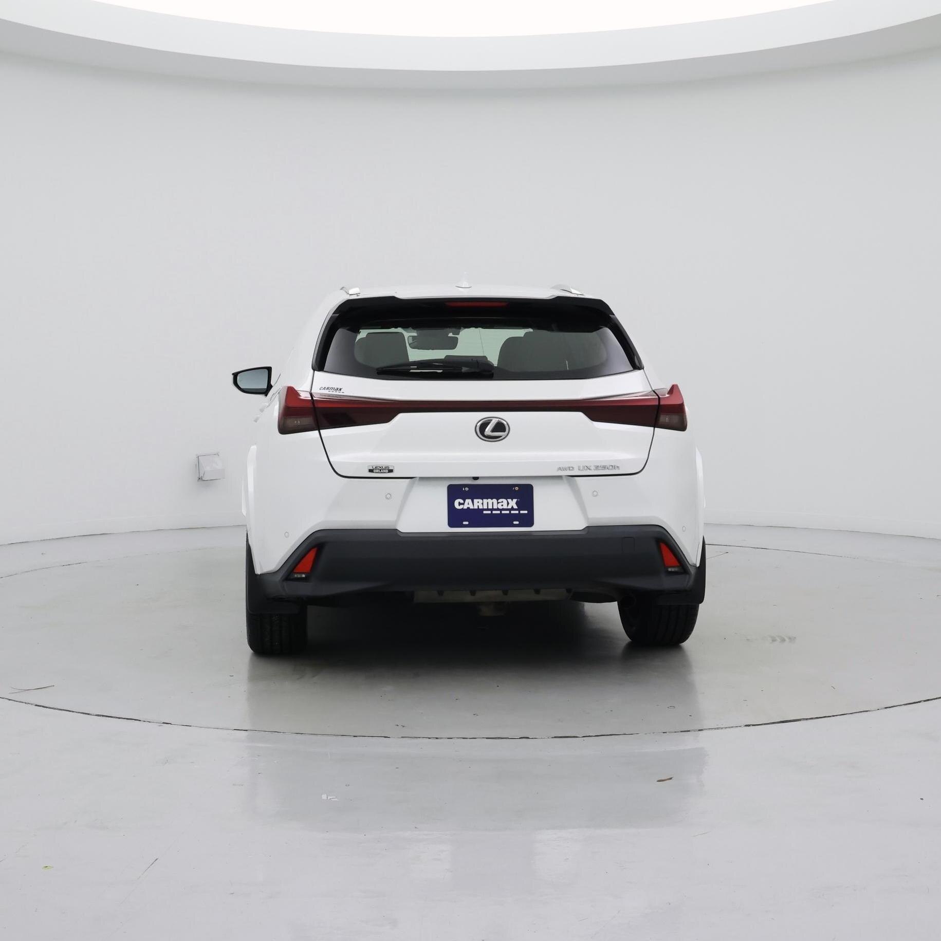 Thumbnail: 2023 Lexus UX - 6