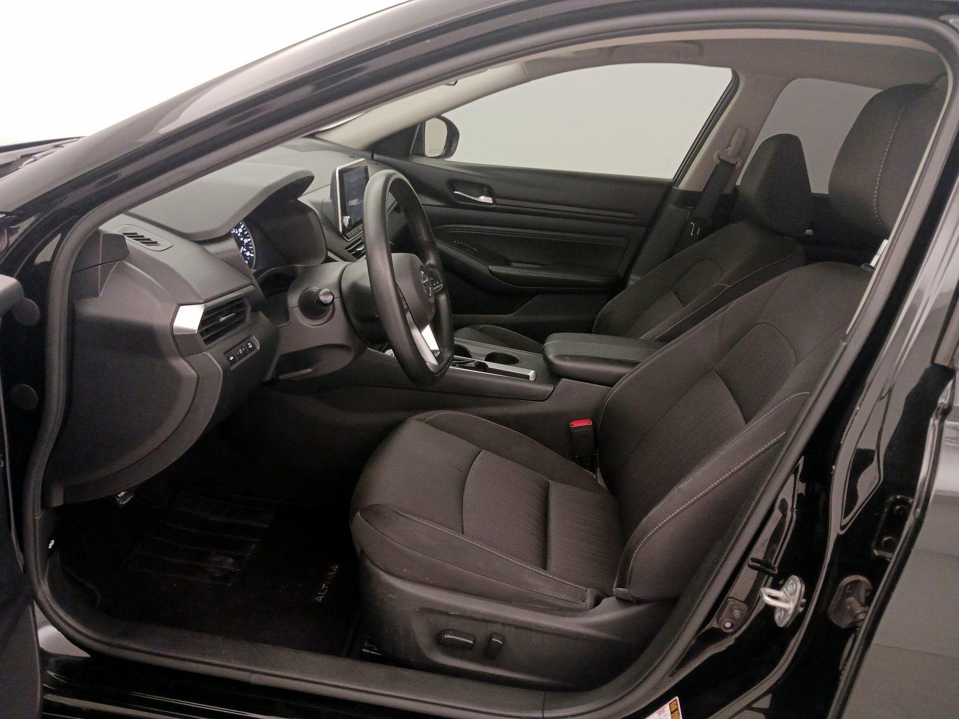 Thumbnail: 2020 Nissan Altima - 11