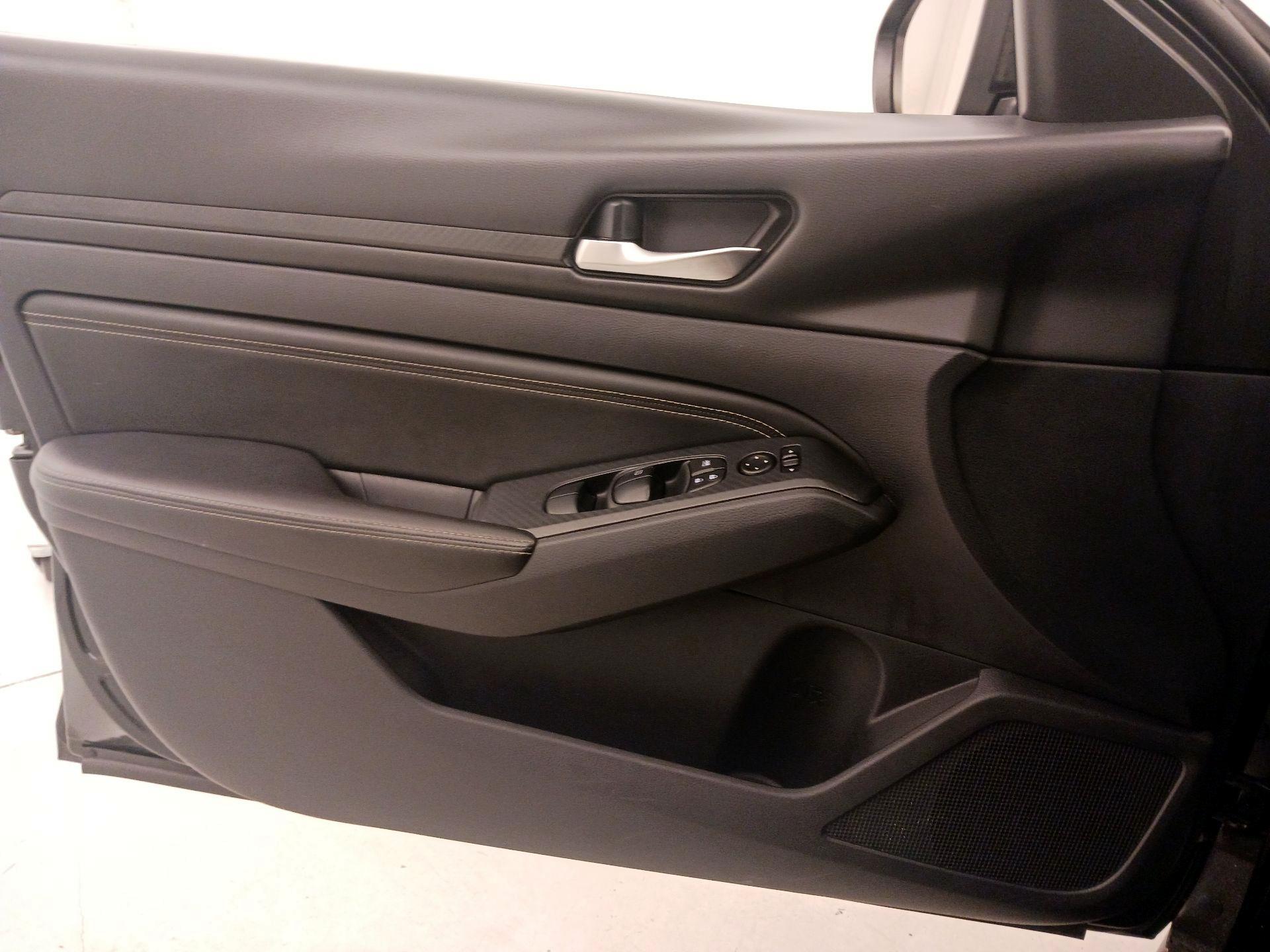 Thumbnail: 2020 Nissan Altima - 12