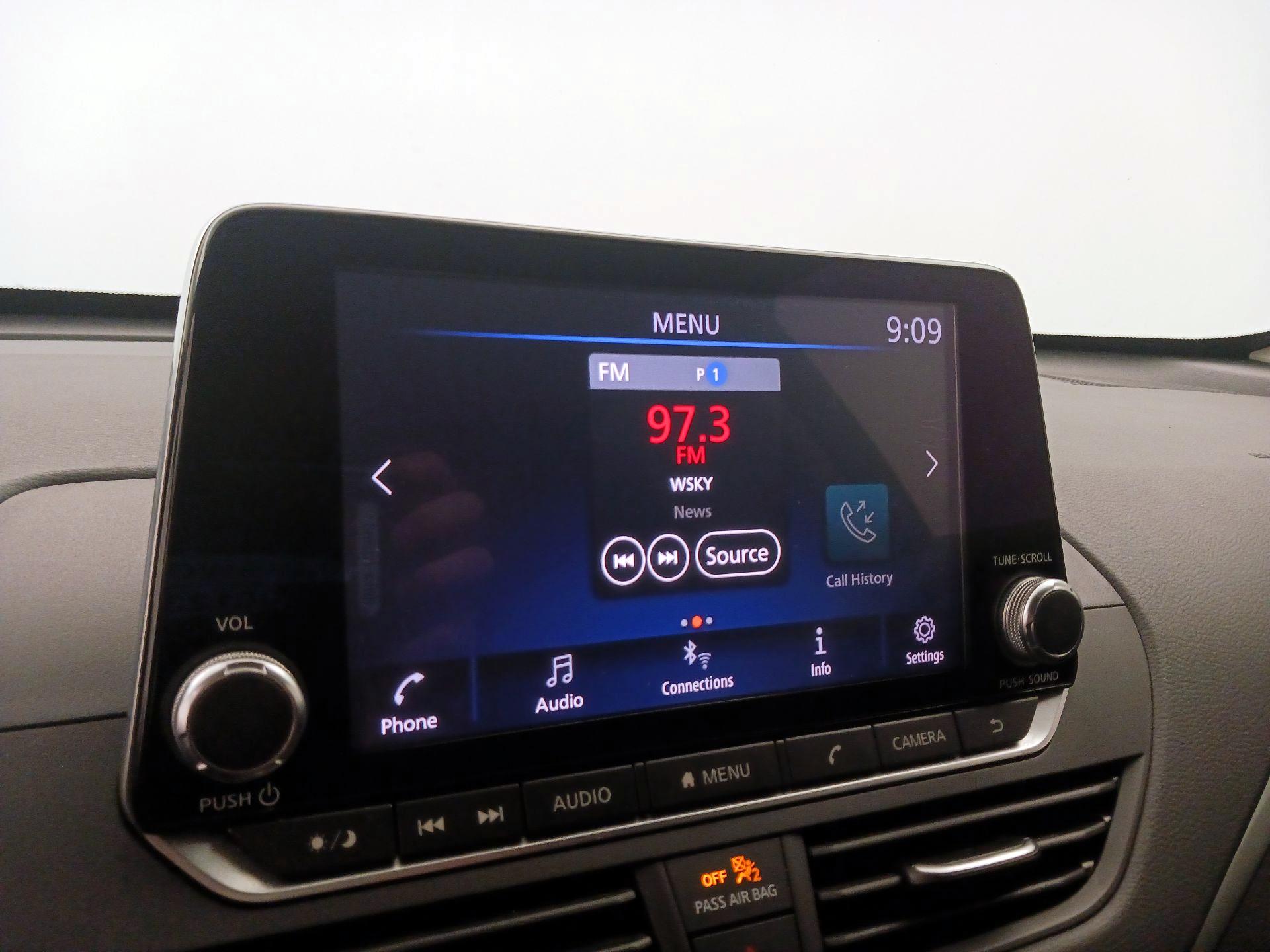 Thumbnail: 2020 Nissan Altima - 15