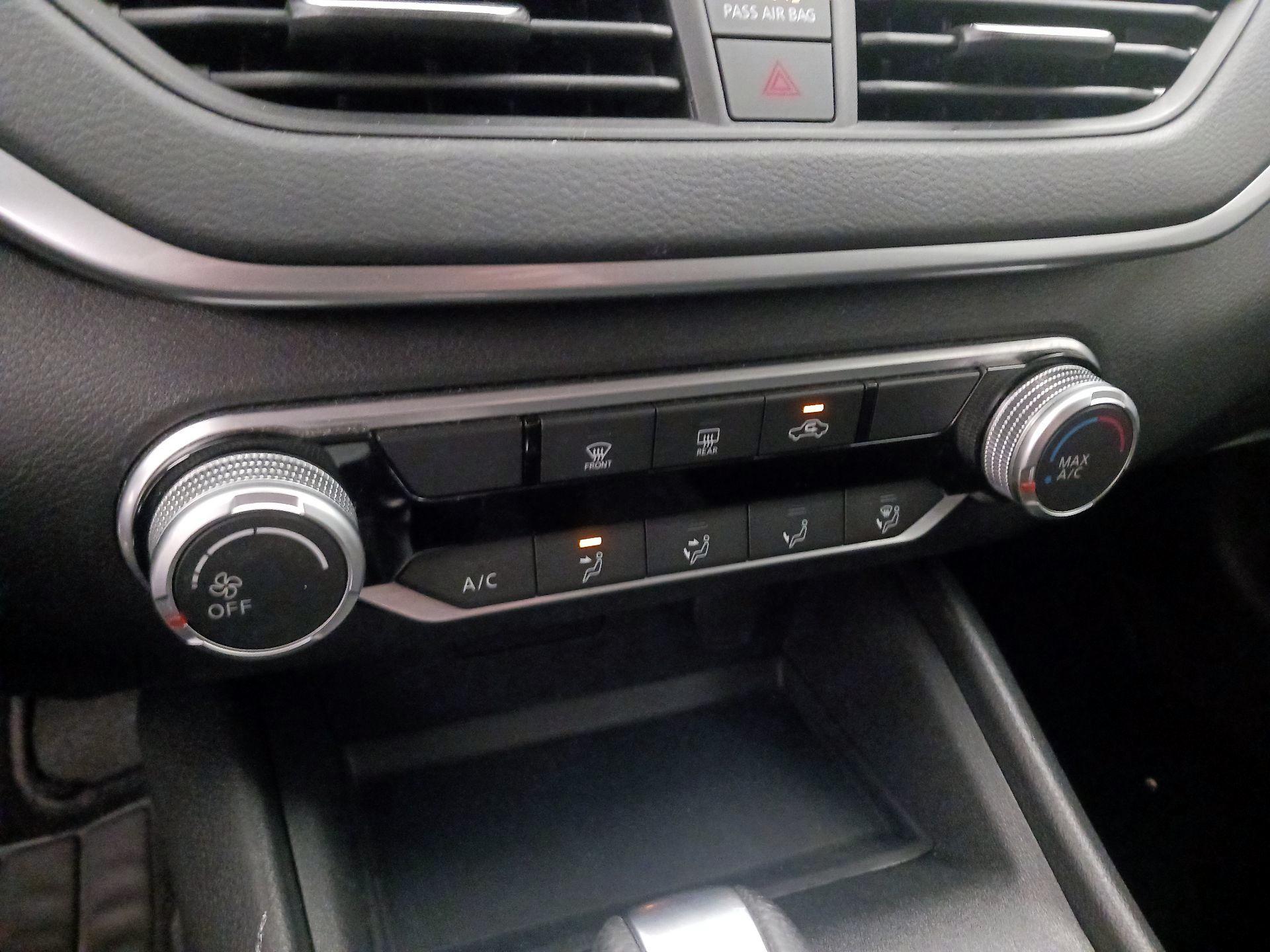 Thumbnail: 2020 Nissan Altima - 16