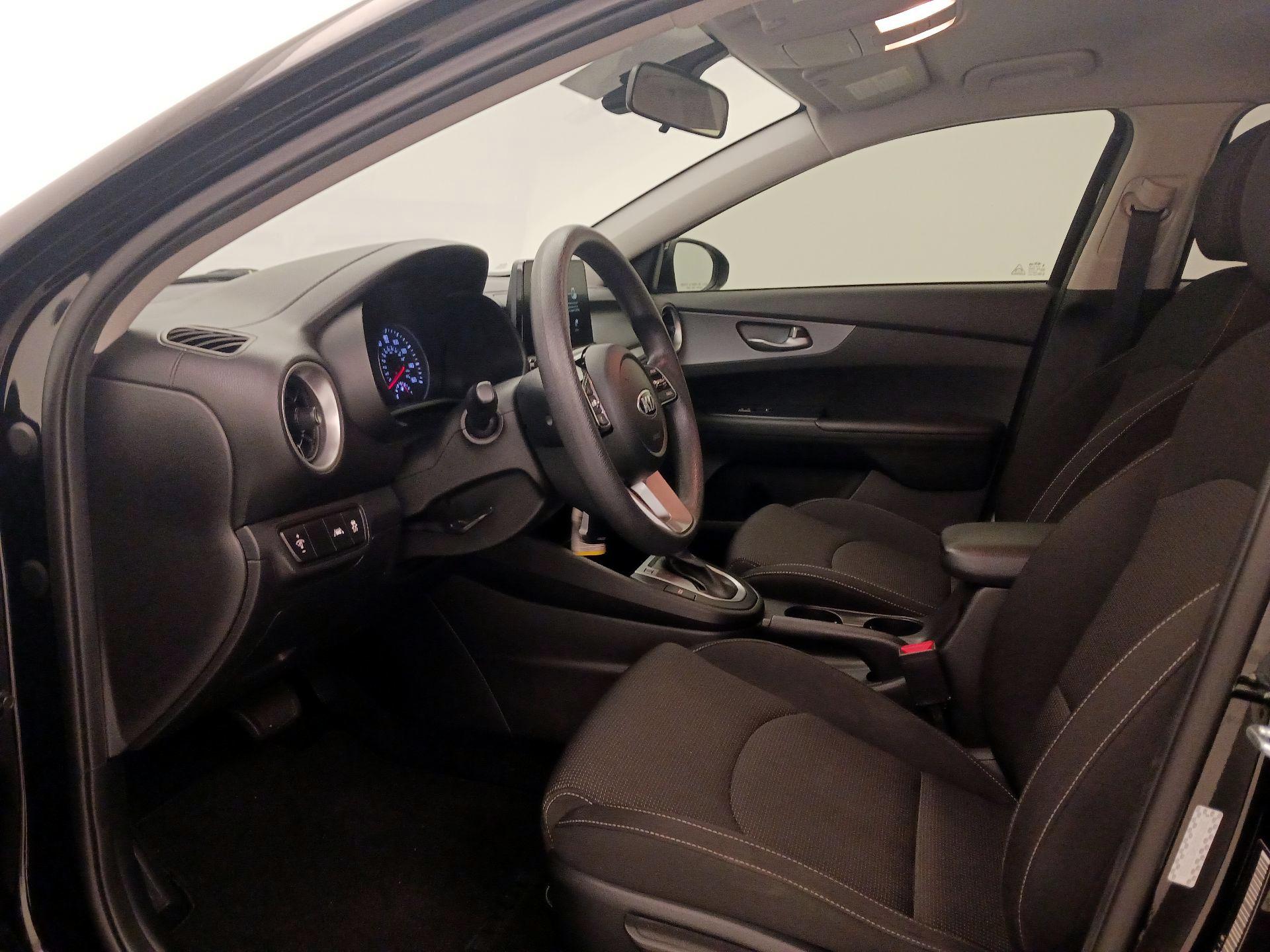 Thumbnail: 2021 Kia Forte - 11