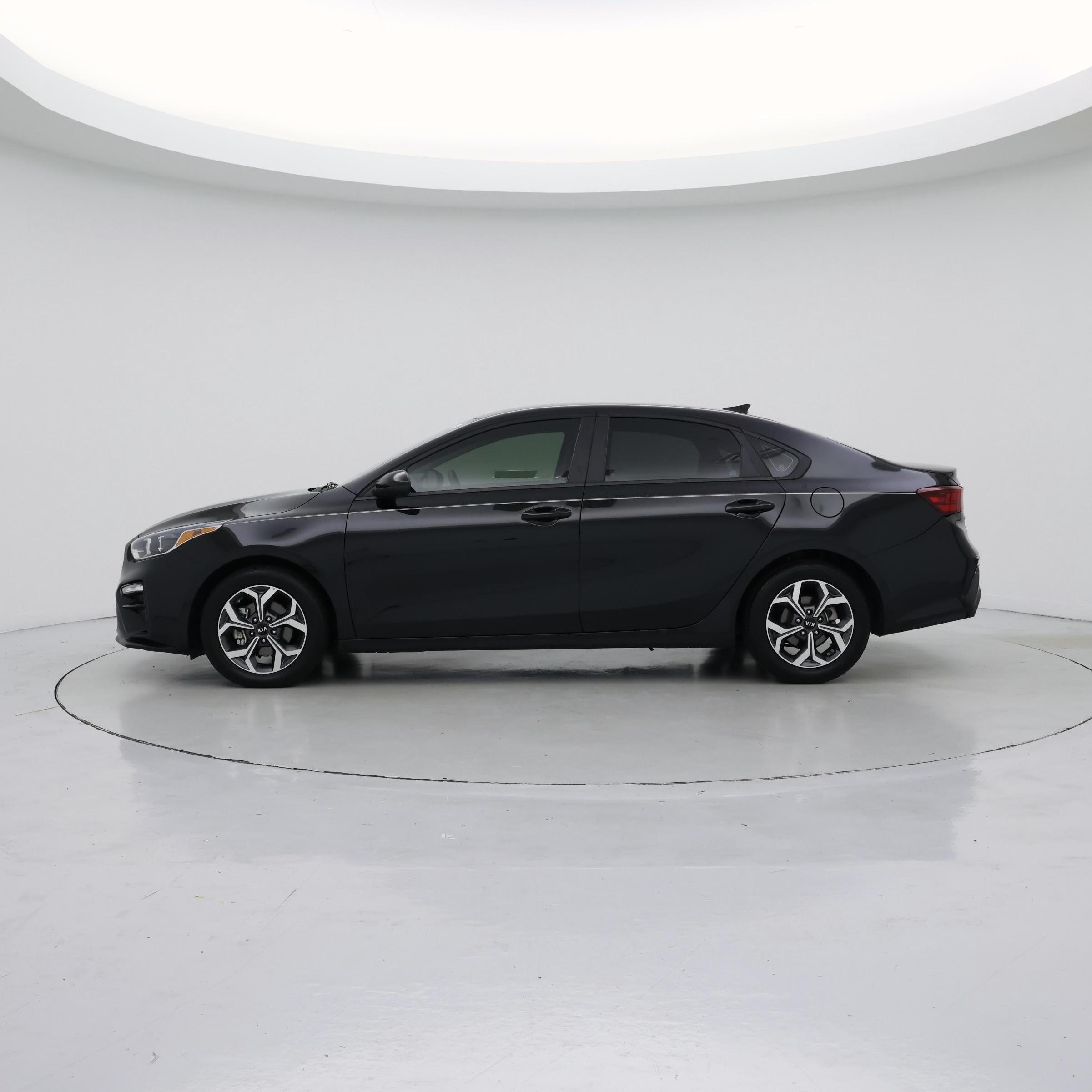 Thumbnail: 2021 Kia Forte - 3