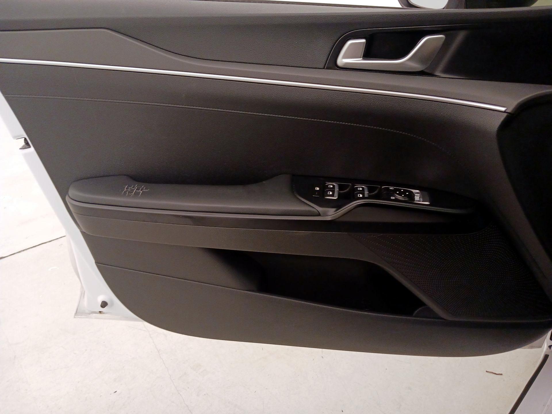 Thumbnail: 2021 Kia K5 - 12
