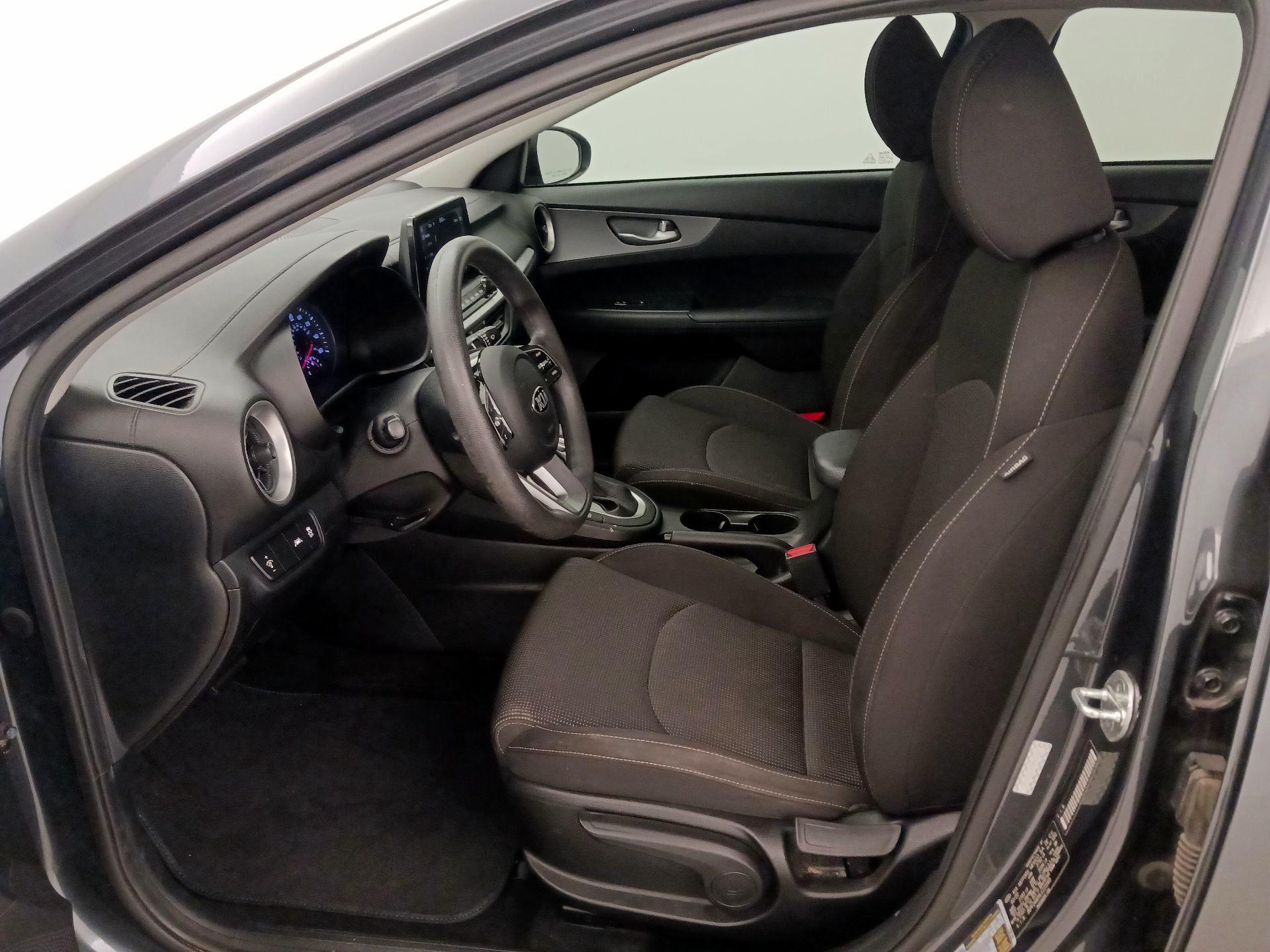 Thumbnail: 2020 Kia Forte - 11
