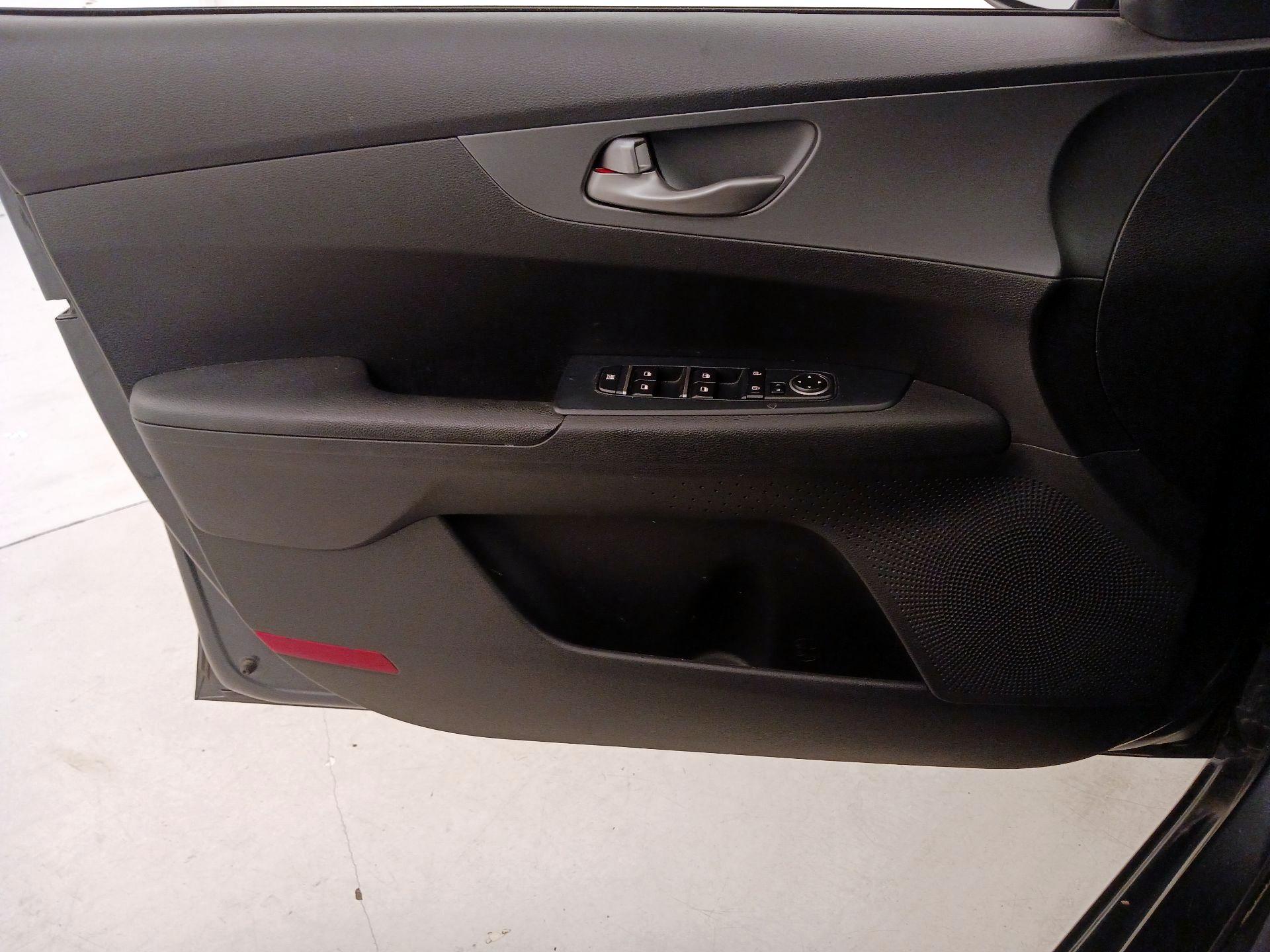 Thumbnail: 2020 Kia Forte - 12