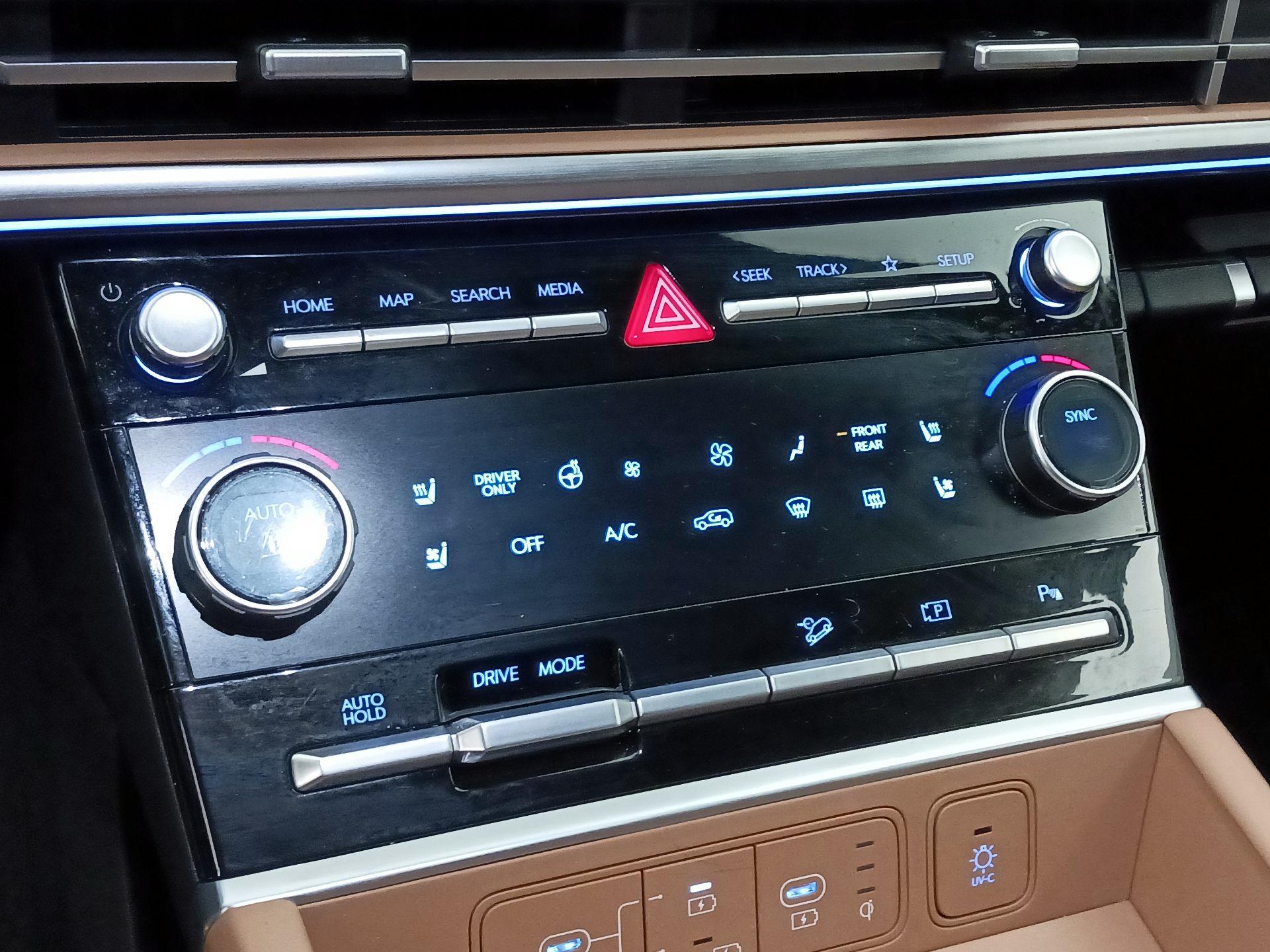 Thumbnail: 2025 Hyundai Santa Fe - 17