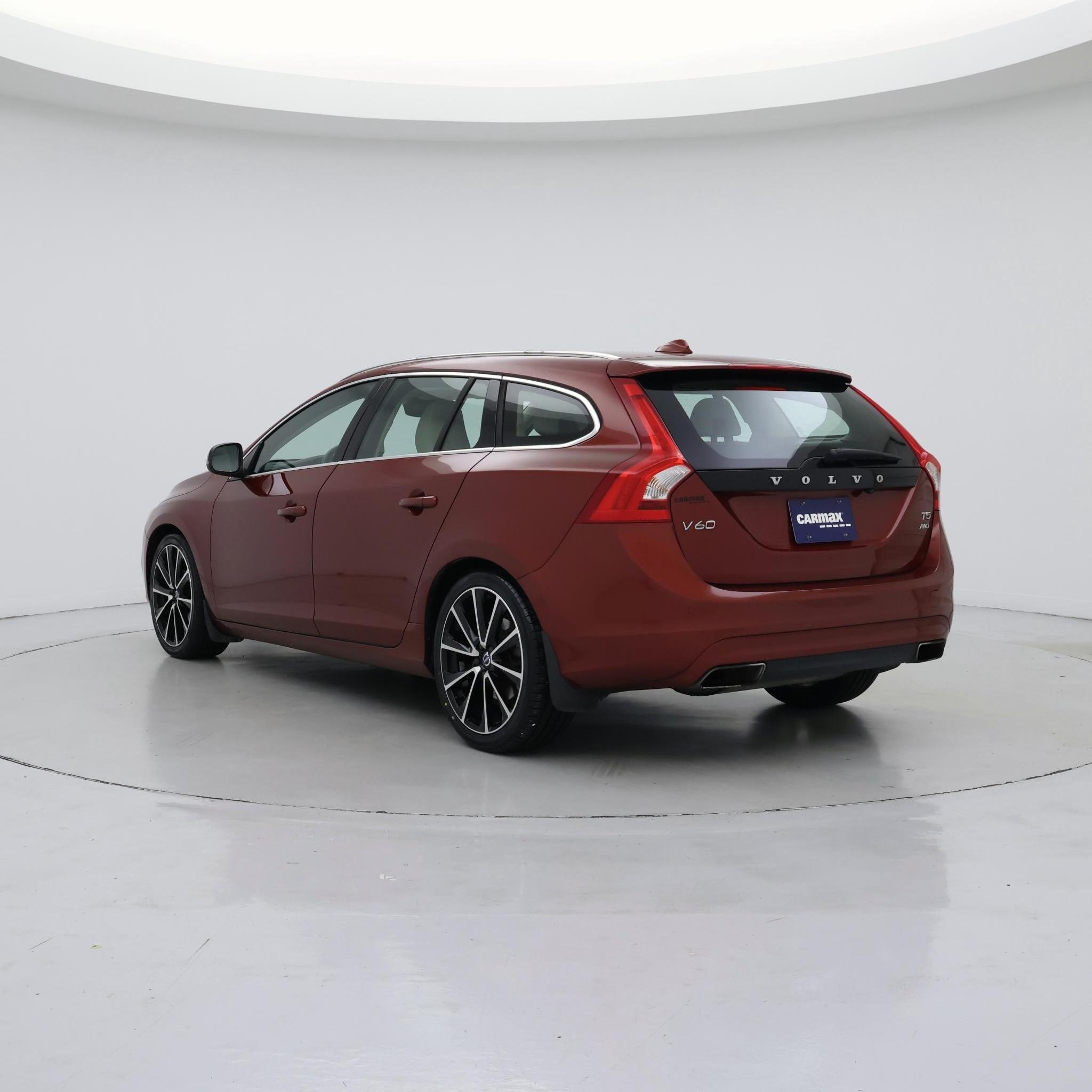 Thumbnail: 2017 Volvo V60 - 2