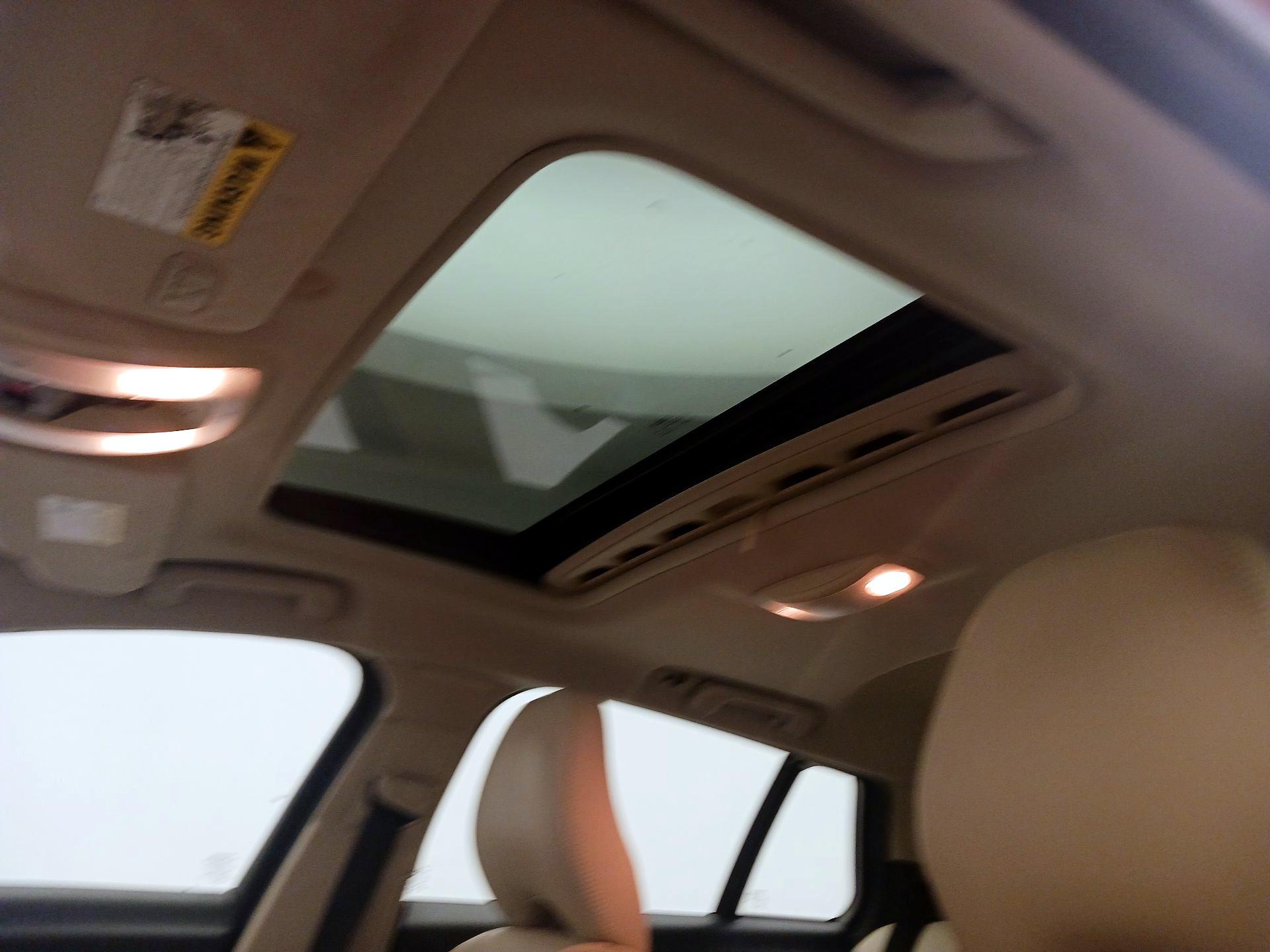 Thumbnail: 2017 Volvo V60 - 20