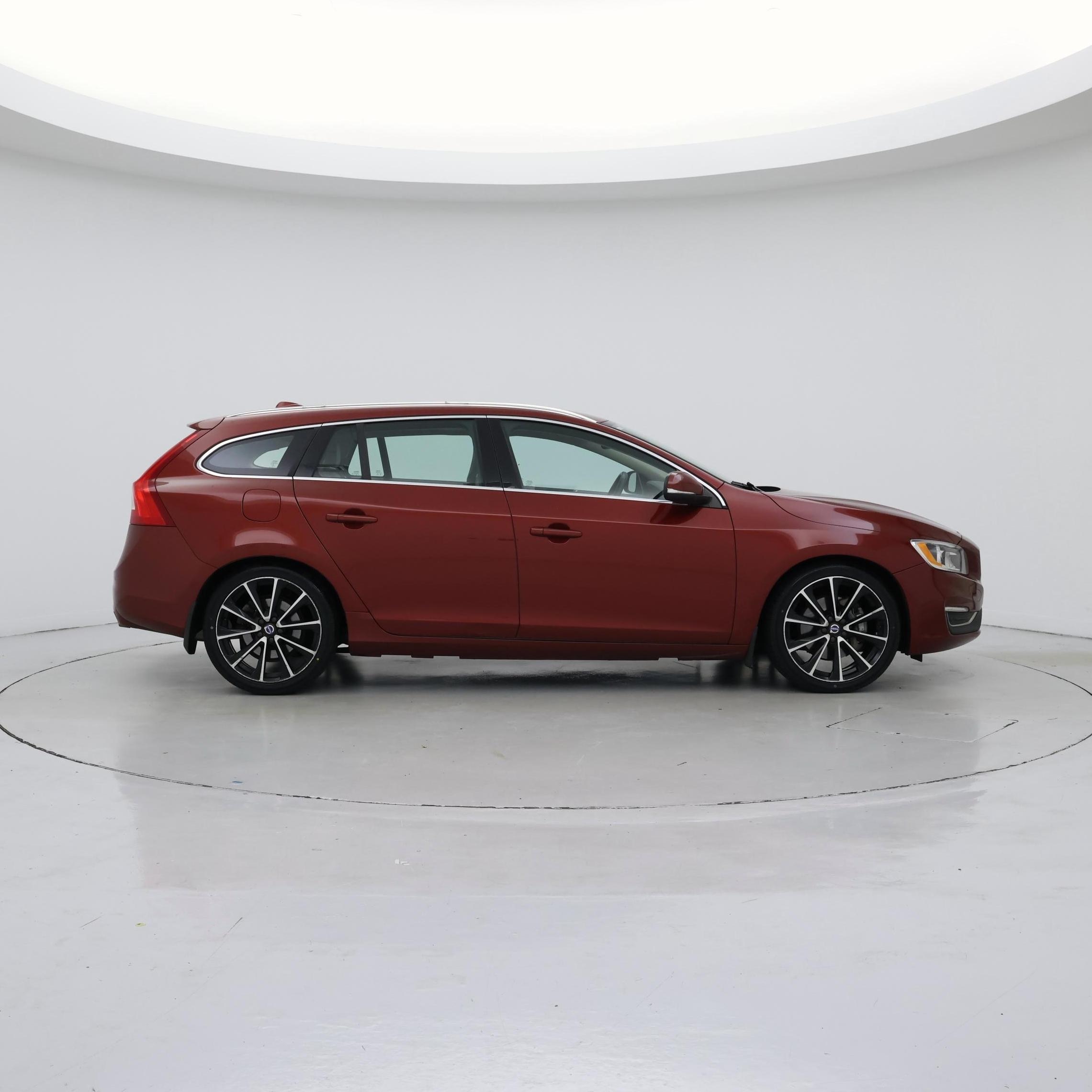 Thumbnail: 2017 Volvo V60 - 7