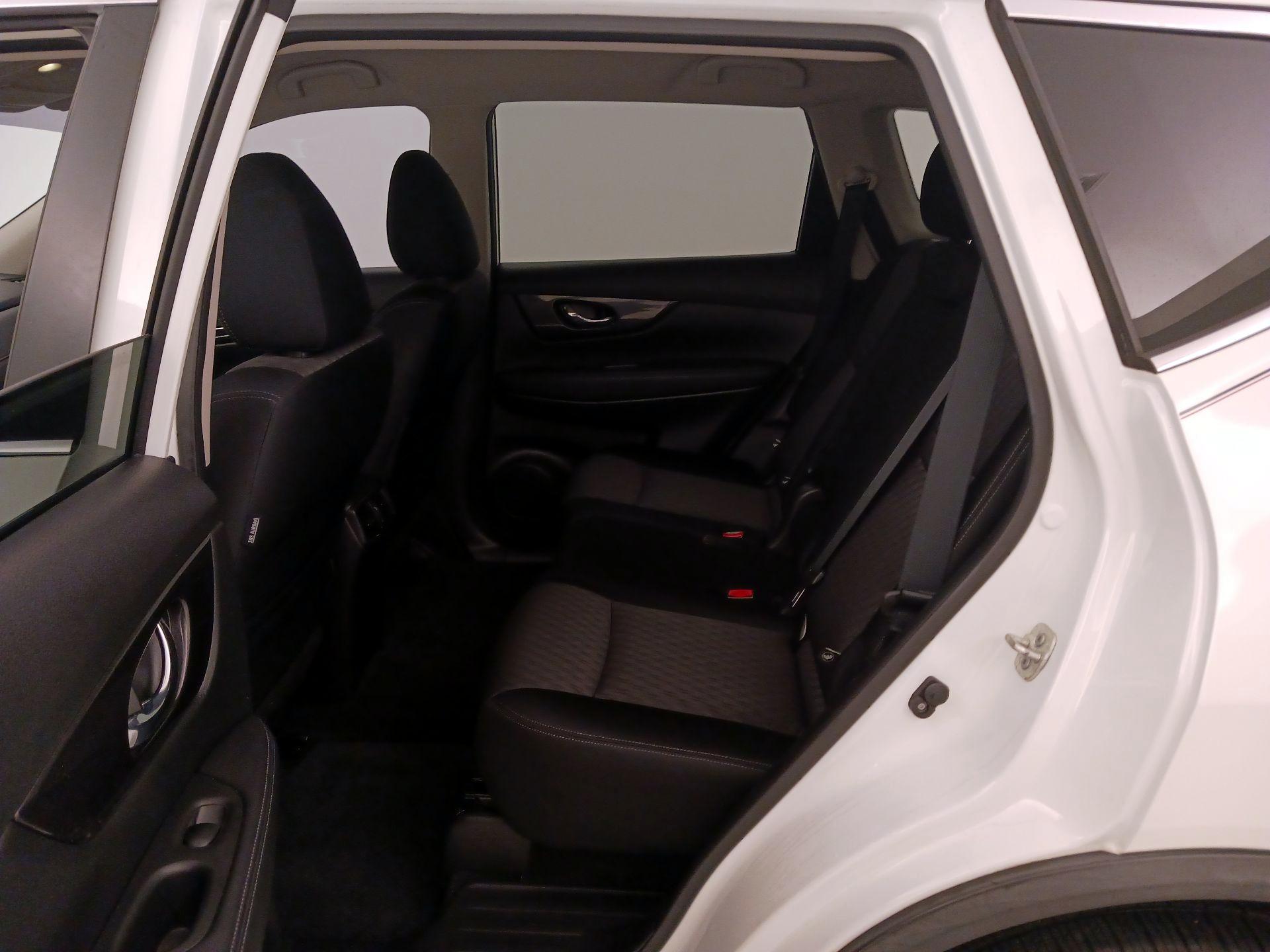 Thumbnail: 2019 Nissan Rogue - 19