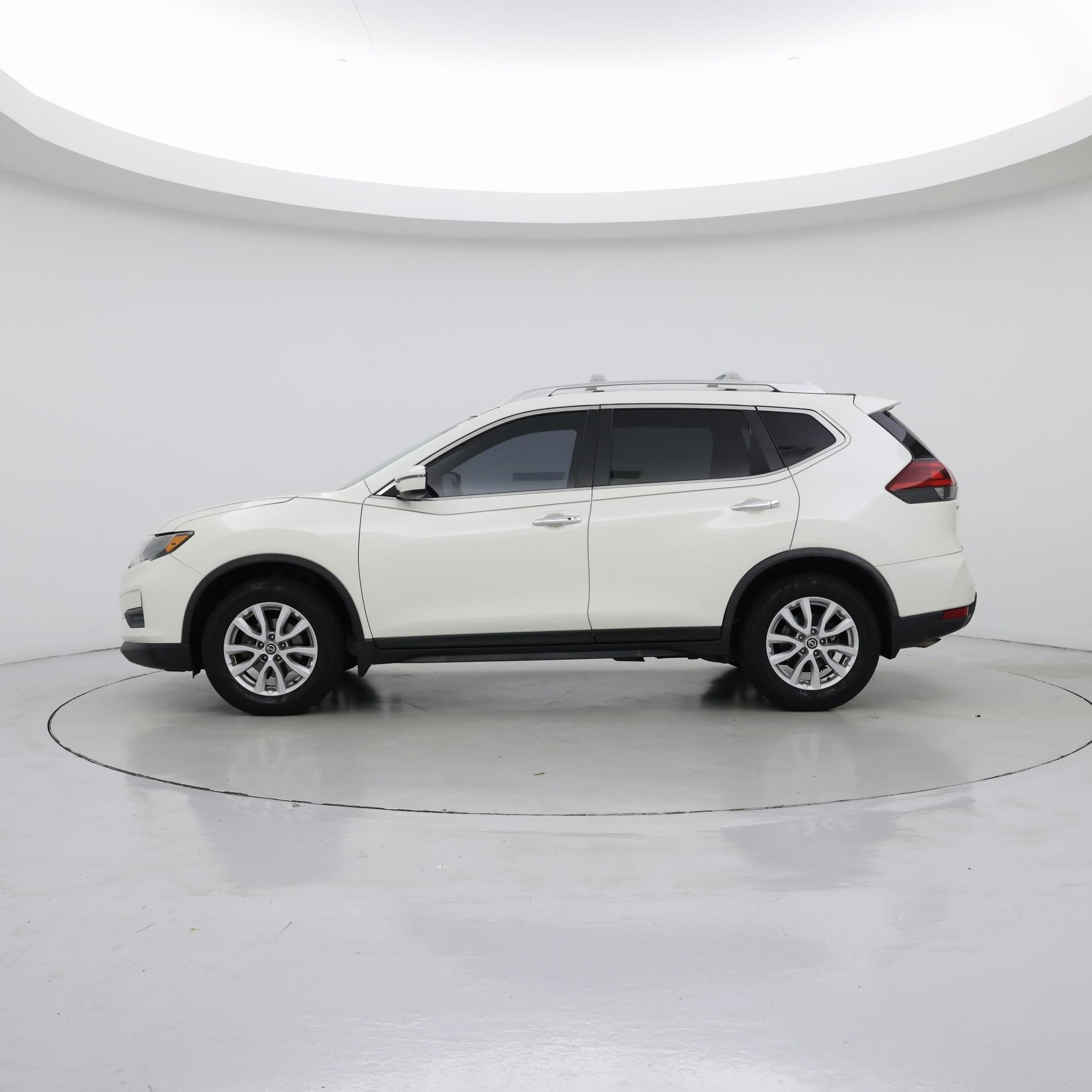 Thumbnail: 2019 Nissan Rogue - 3