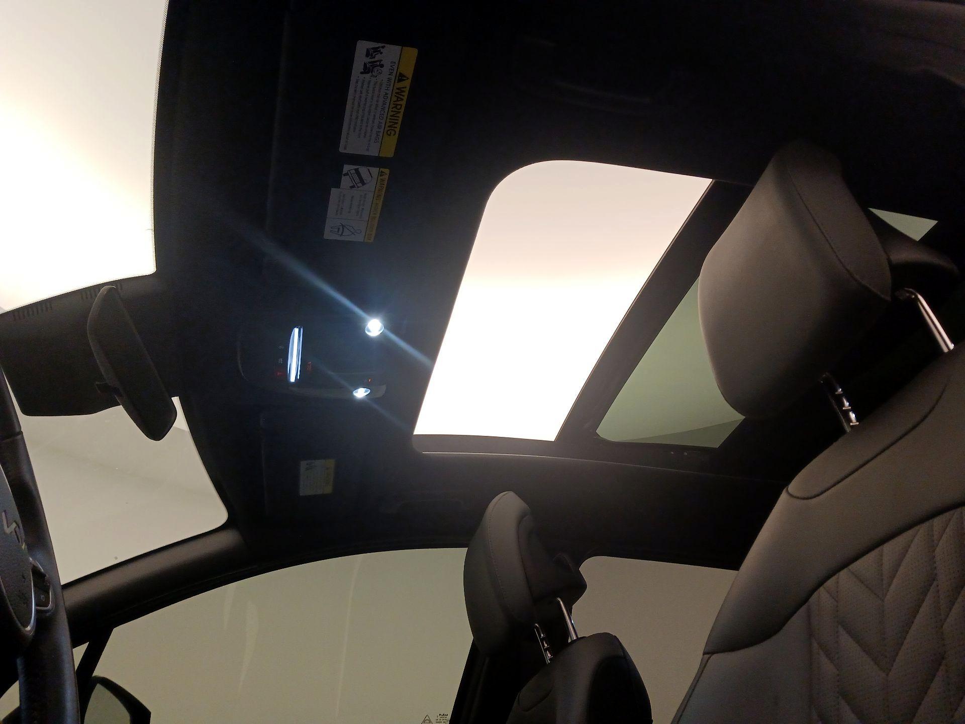 Thumbnail: 2023 Kia Sportage - 20
