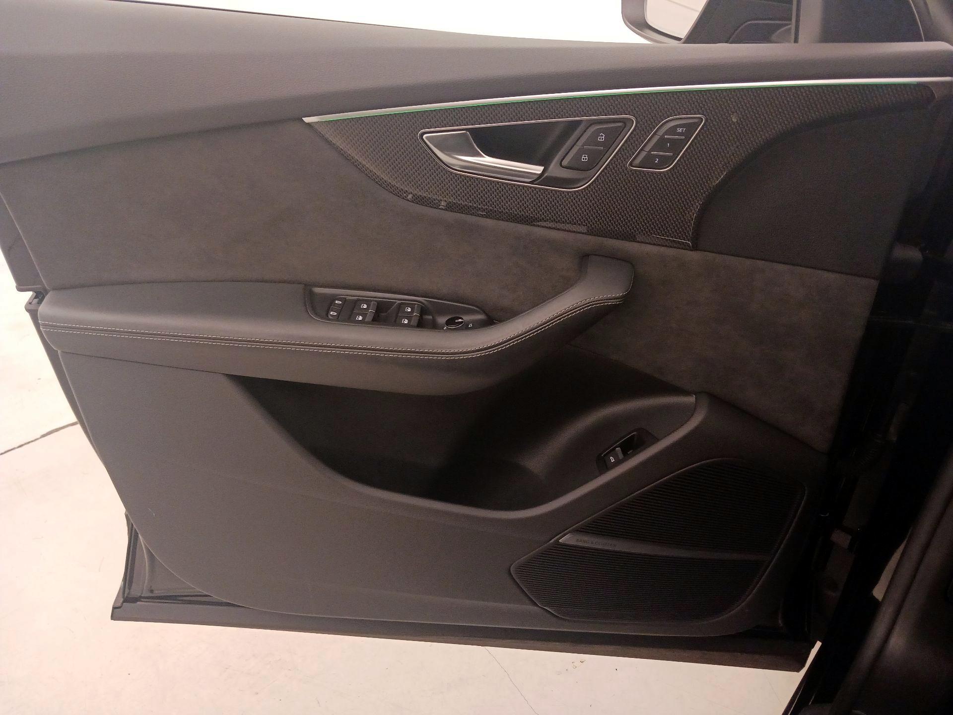 Thumbnail: 2022 Audi SQ8 - 12