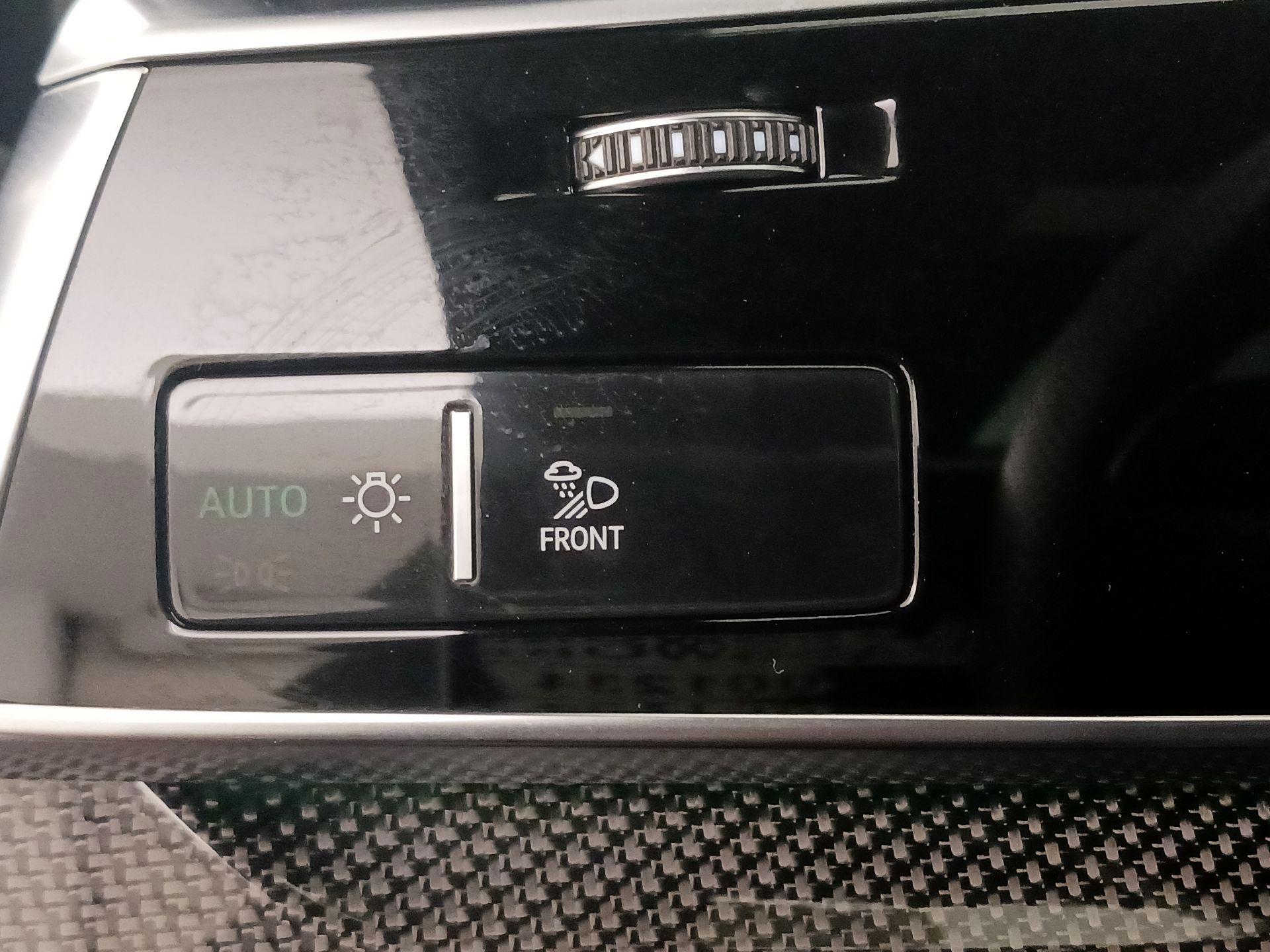 Thumbnail: 2022 Audi SQ8 - 13