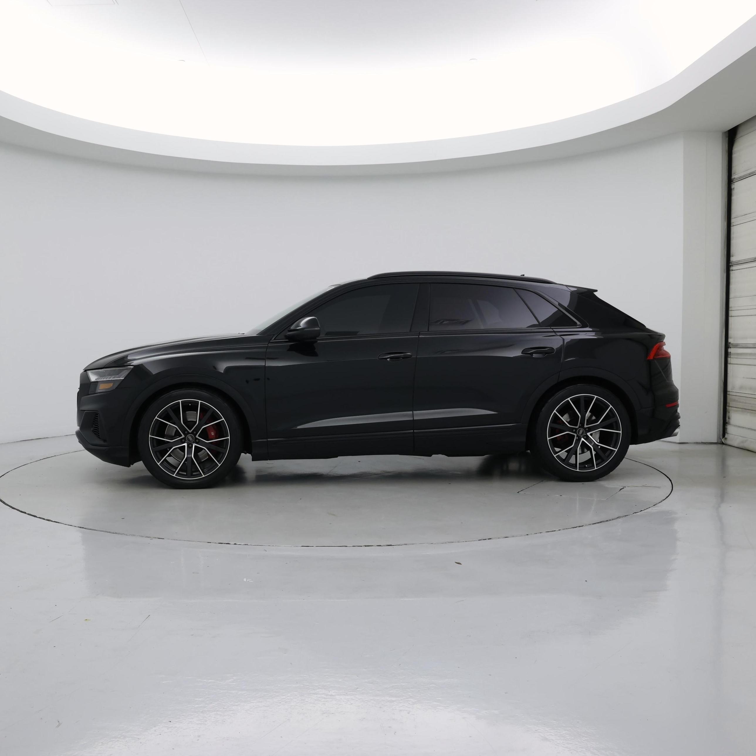 Thumbnail: 2022 Audi SQ8 - 3