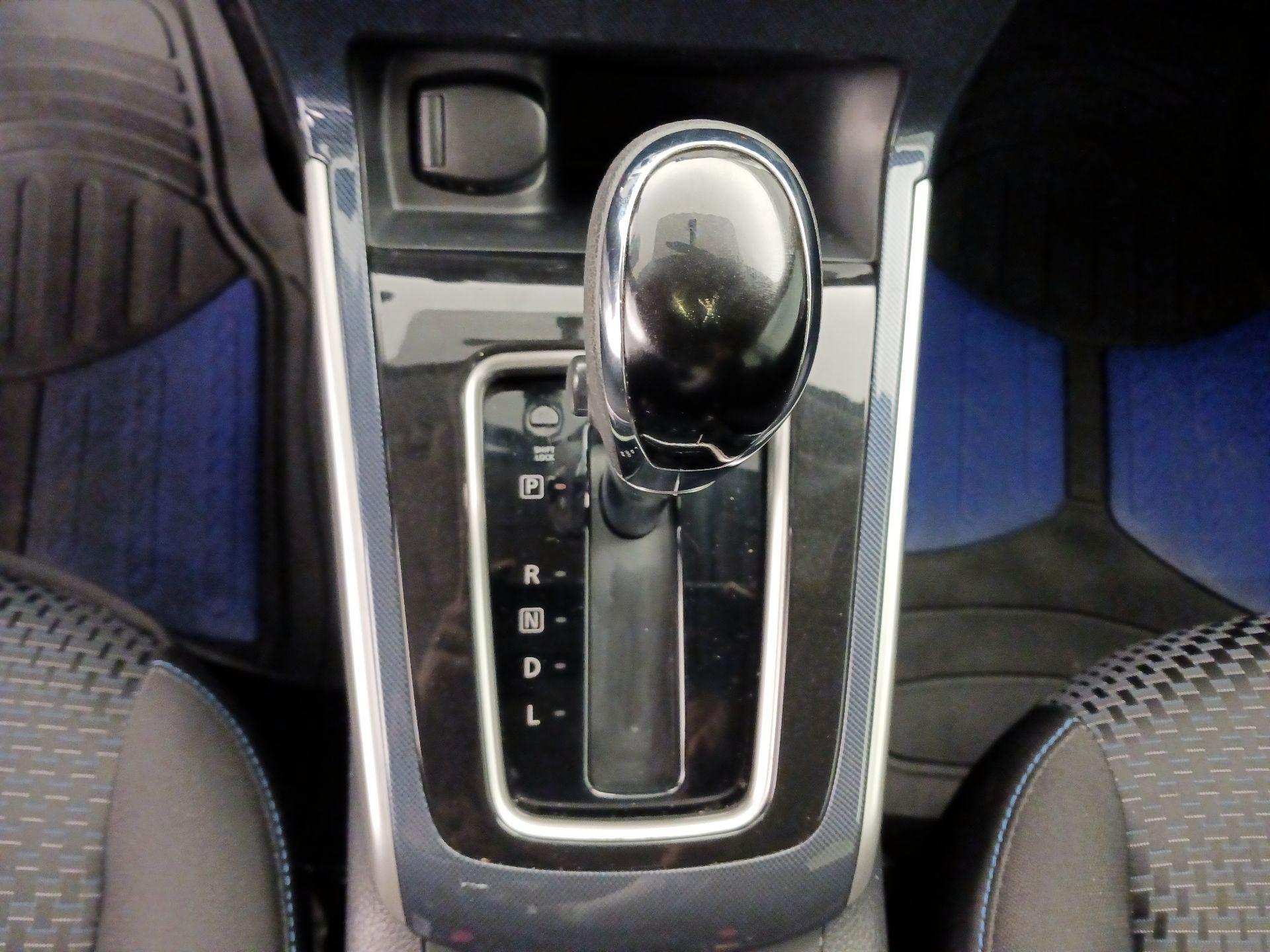 Thumbnail: 2018 Nissan Sentra - 17