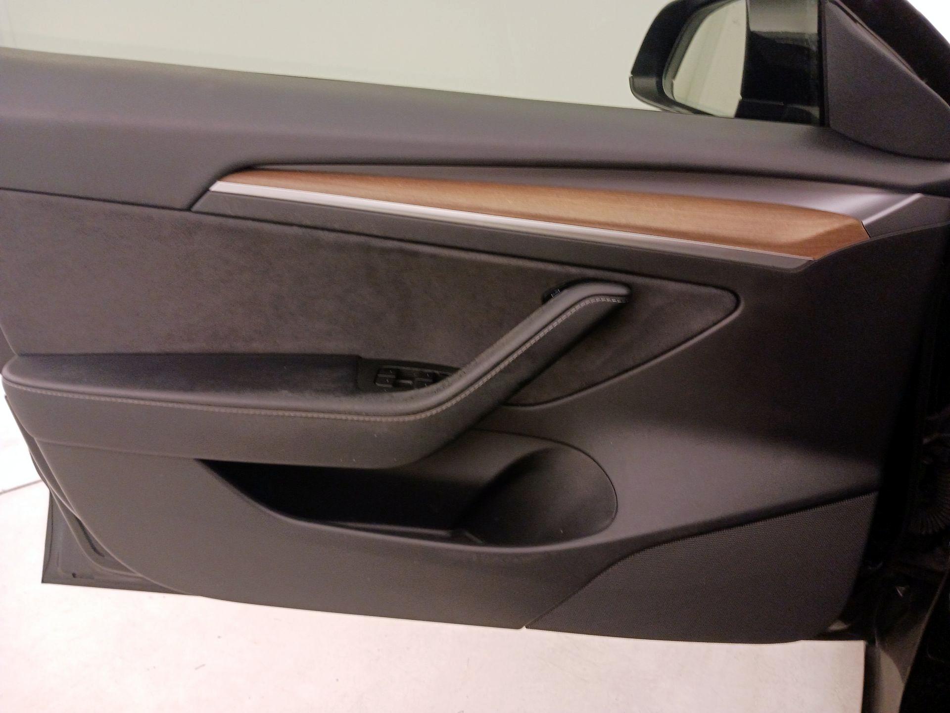 Thumbnail: 2021 Tesla Model 3 - 12