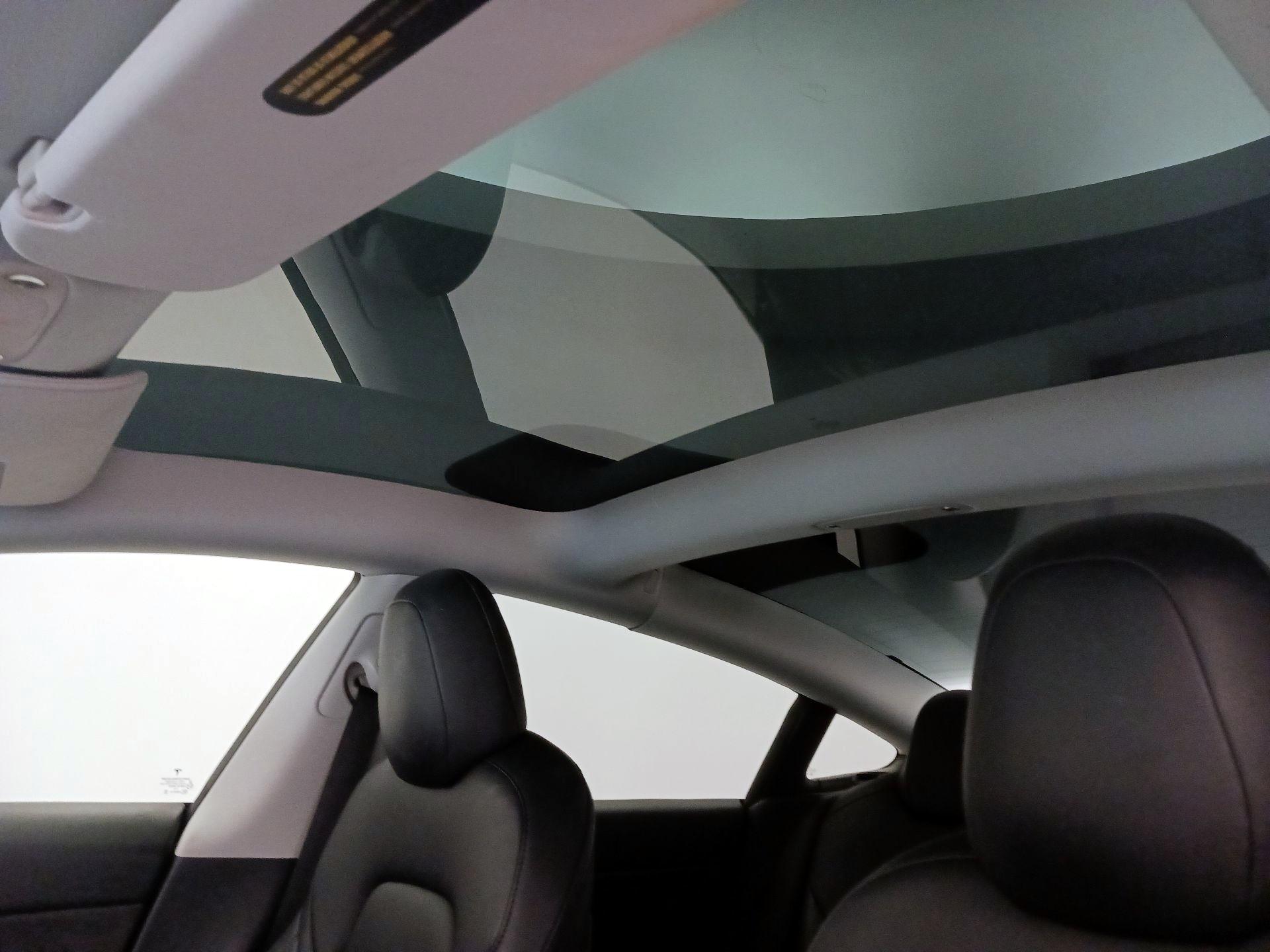 Thumbnail: 2021 Tesla Model 3 - 19