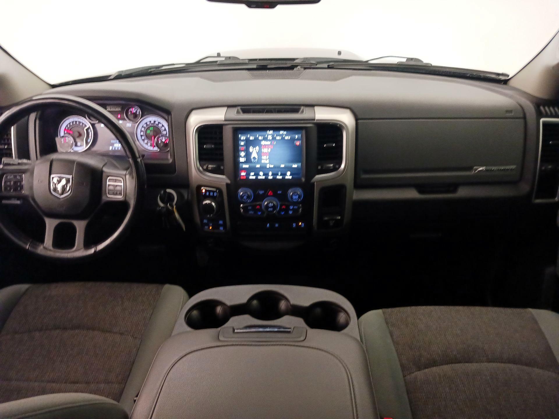 Thumbnail: 2019 RAM 1500 Classic - 9
