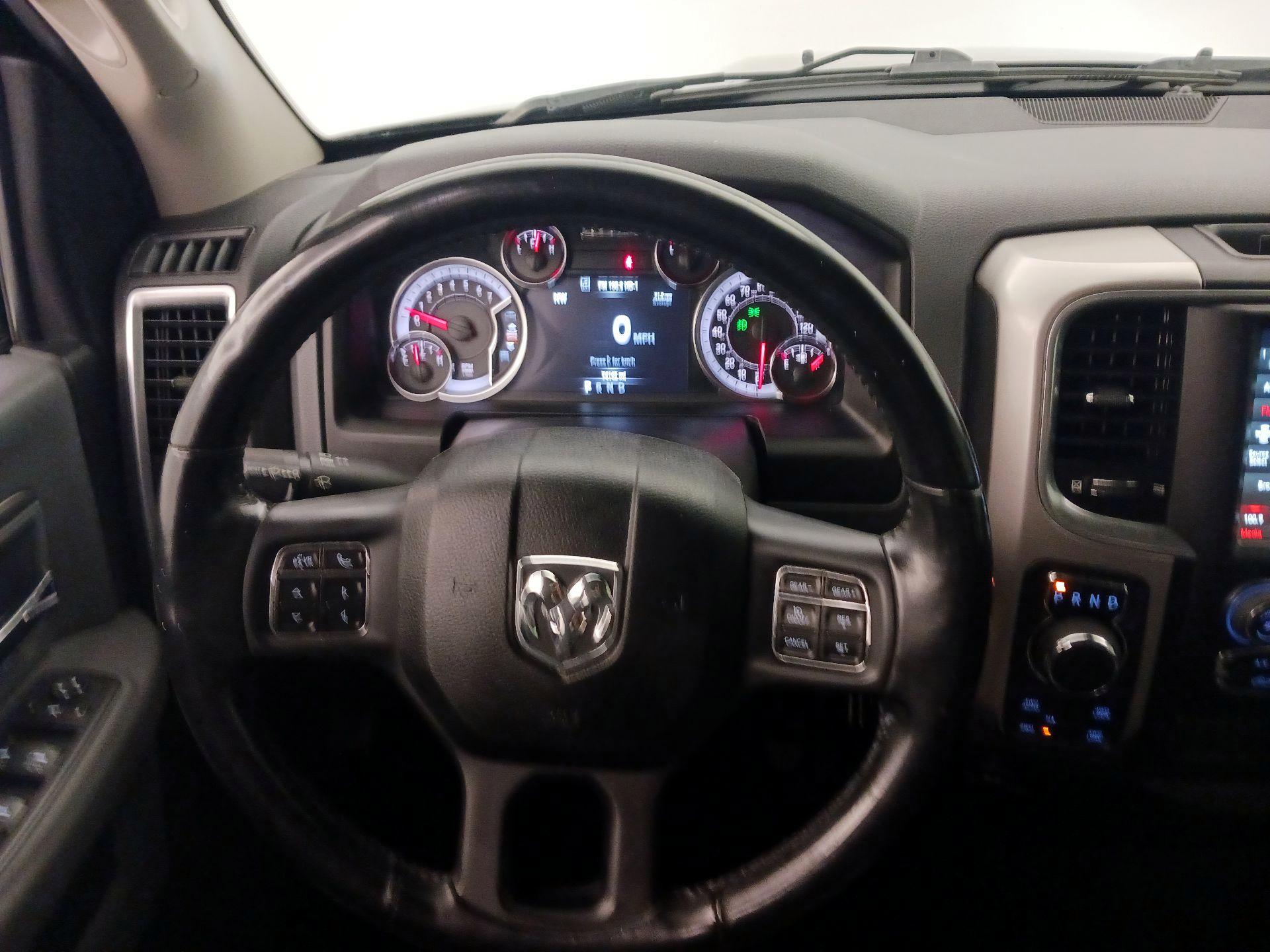 Thumbnail: 2019 RAM 1500 Classic - 10