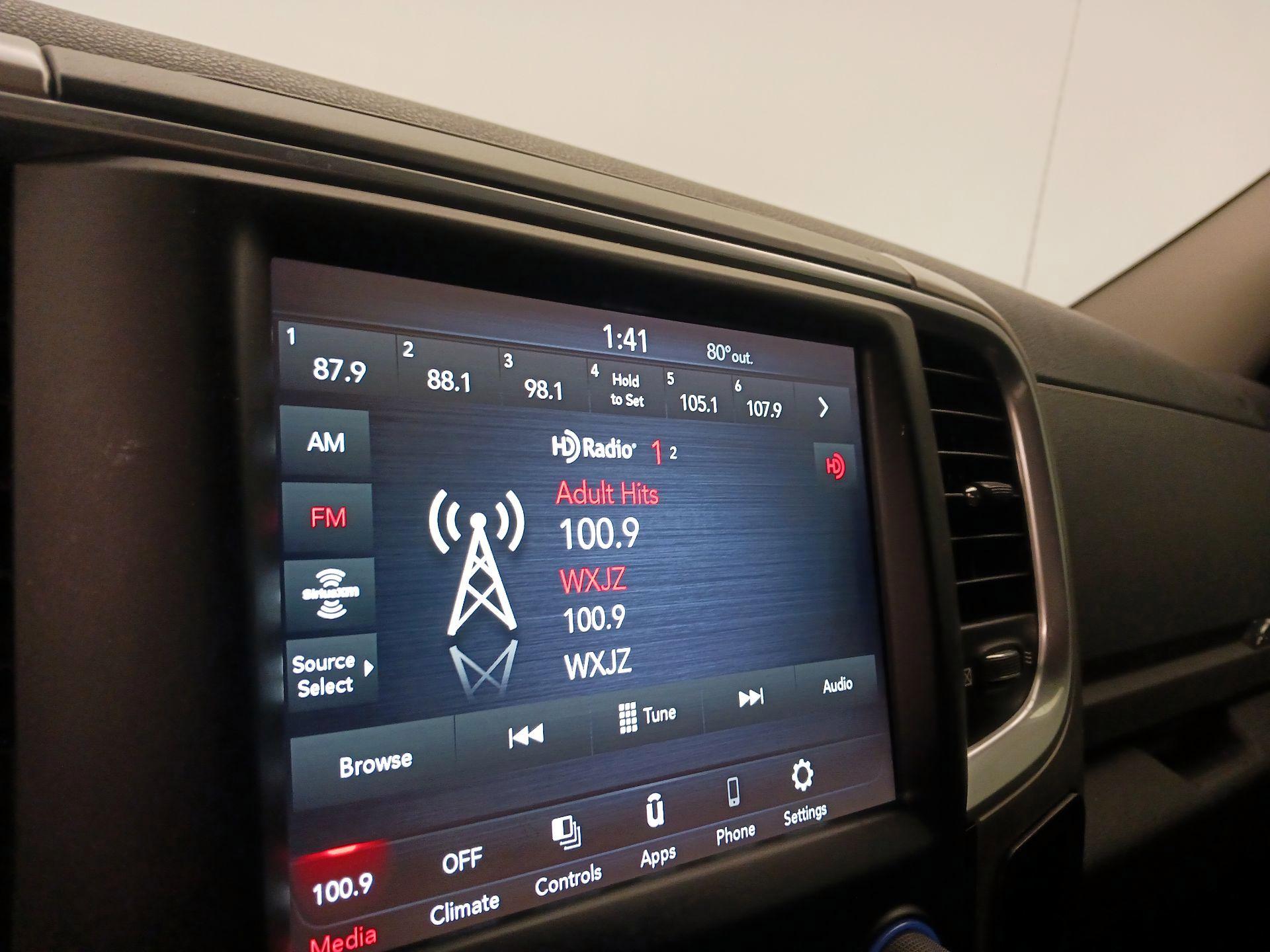 Thumbnail: 2019 RAM 1500 Classic - 15