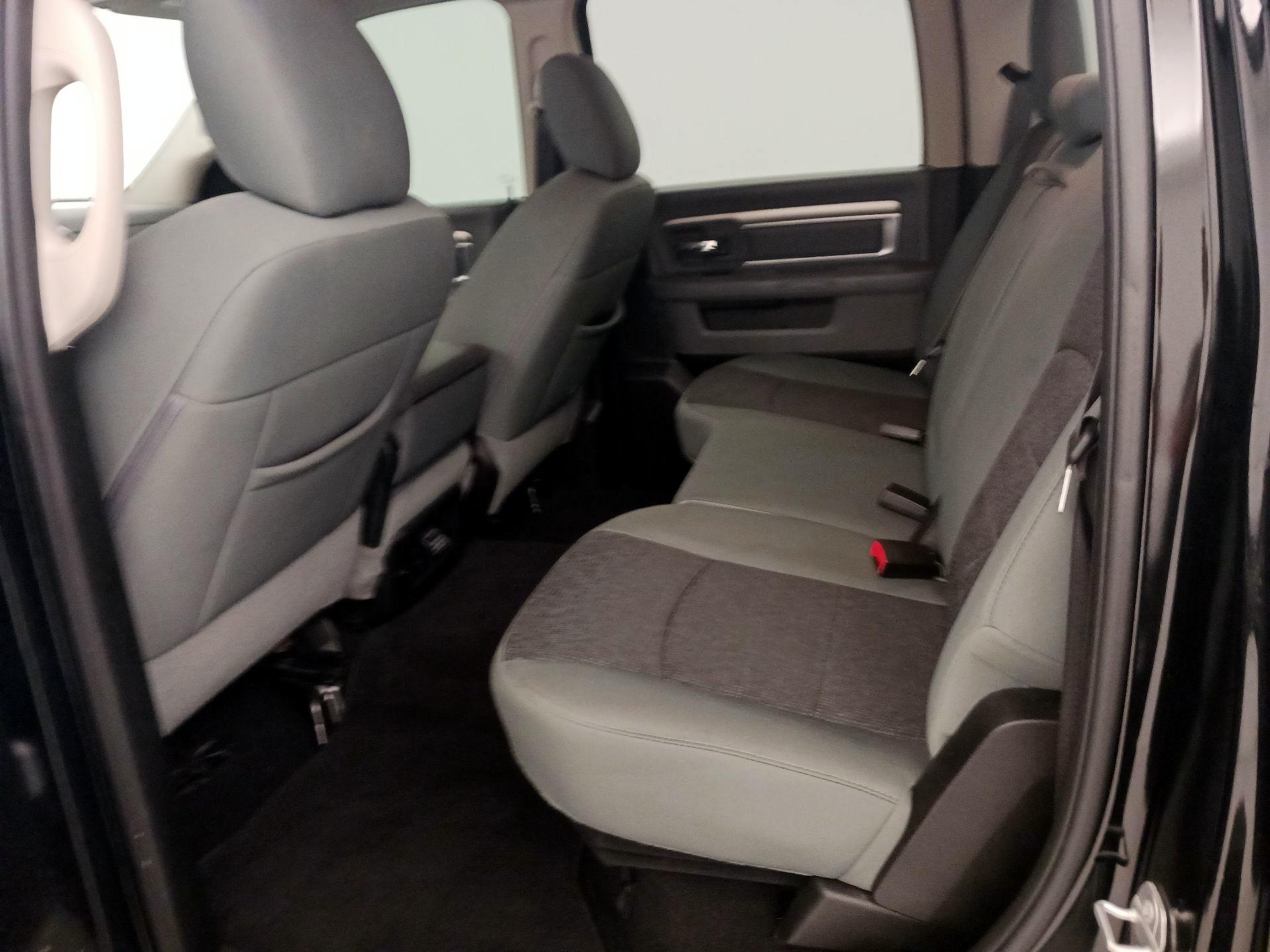 Thumbnail: 2019 RAM 1500 Classic - 19