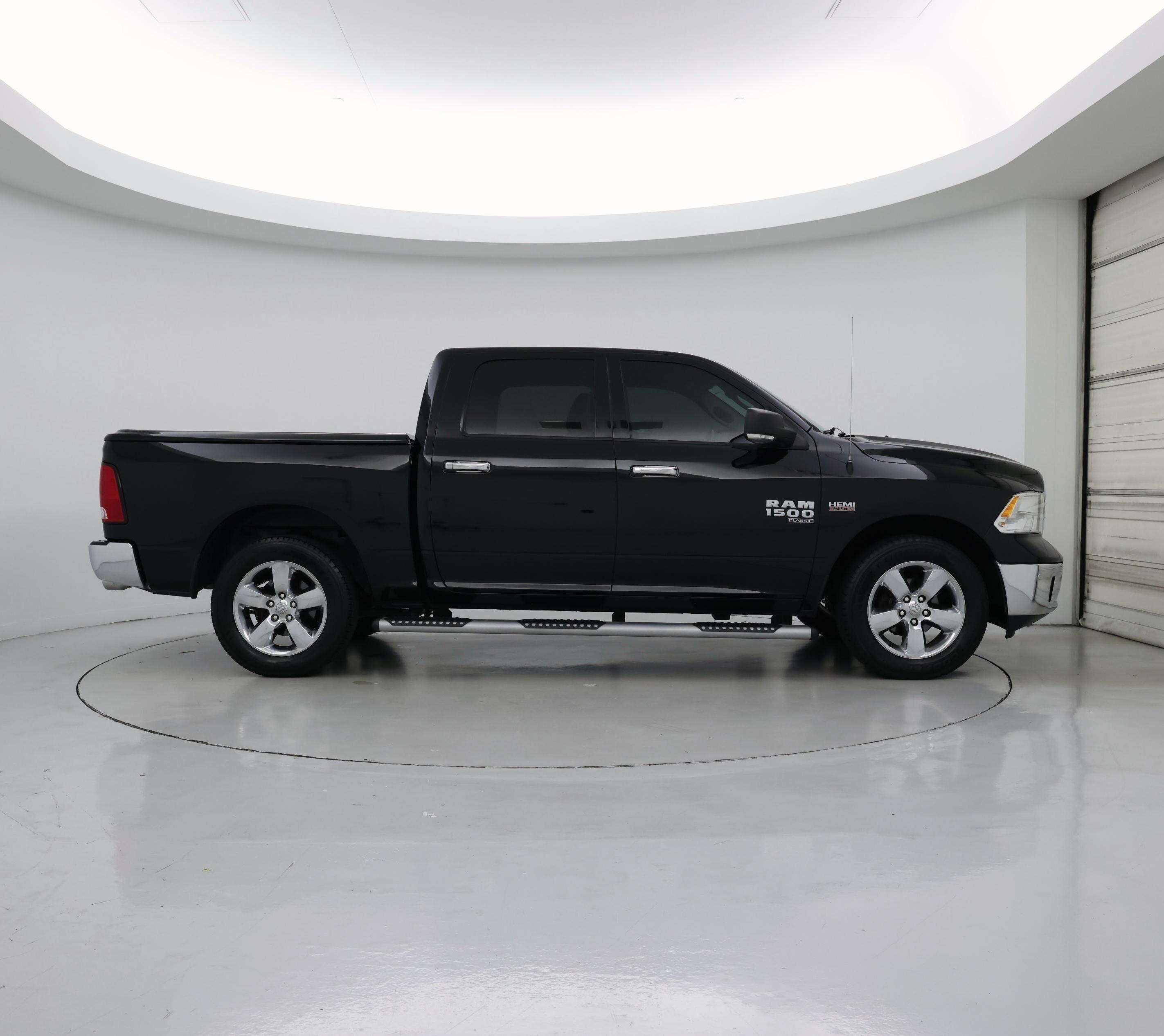 Thumbnail: 2019 RAM 1500 Classic - 7