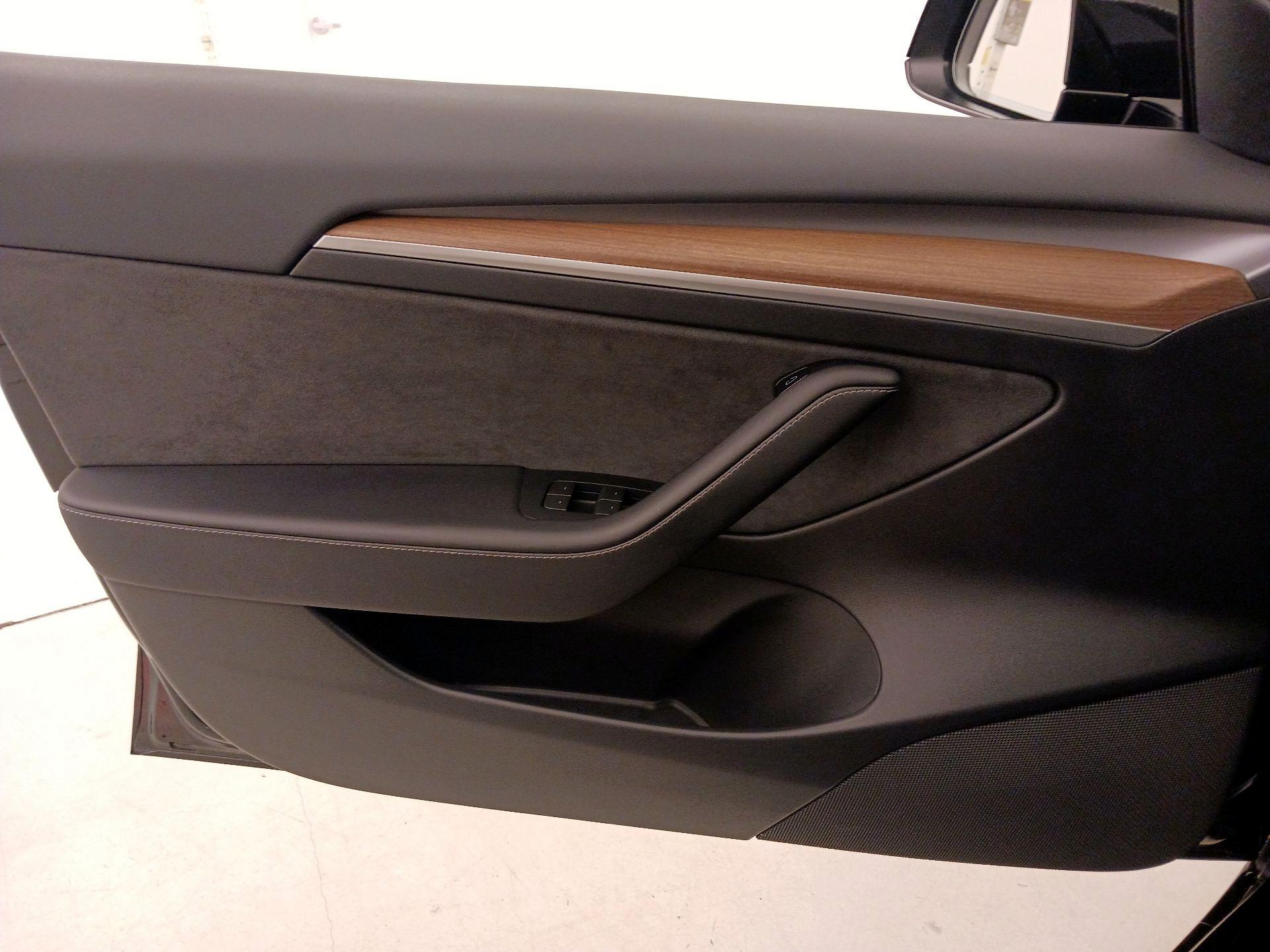 Thumbnail: 2023 Tesla Model 3 - 12