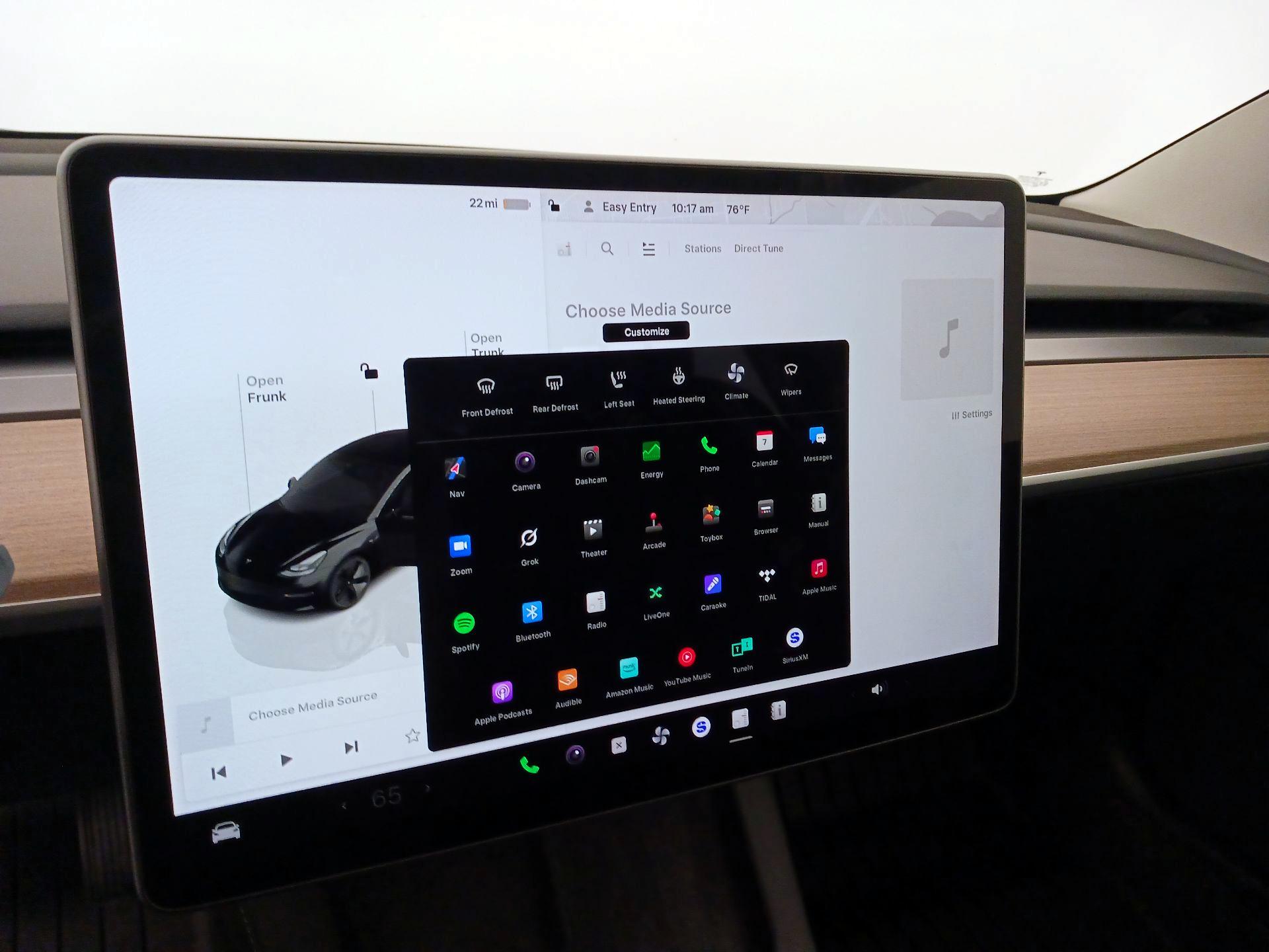 Thumbnail: 2023 Tesla Model 3 - 15