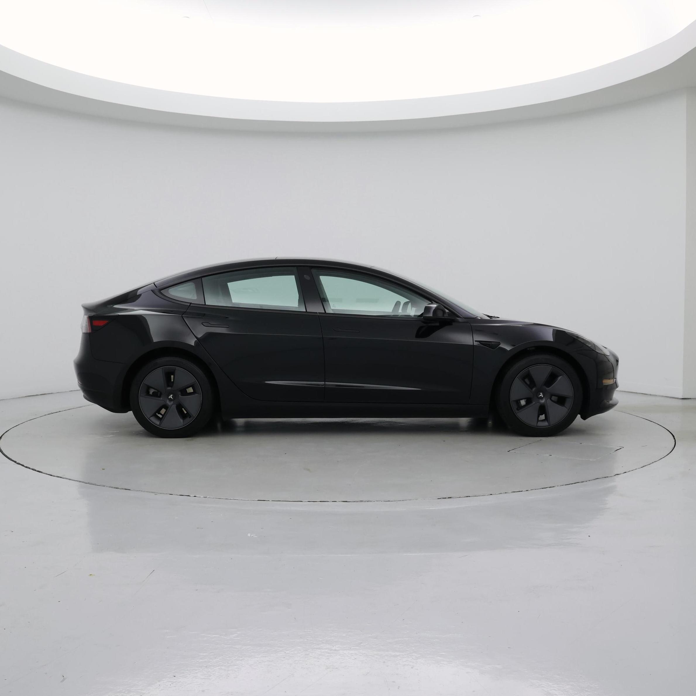 Thumbnail: 2023 Tesla Model 3 - 7