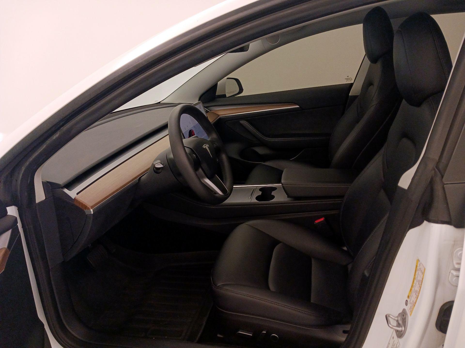 Thumbnail: 2023 Tesla Model 3 - 11