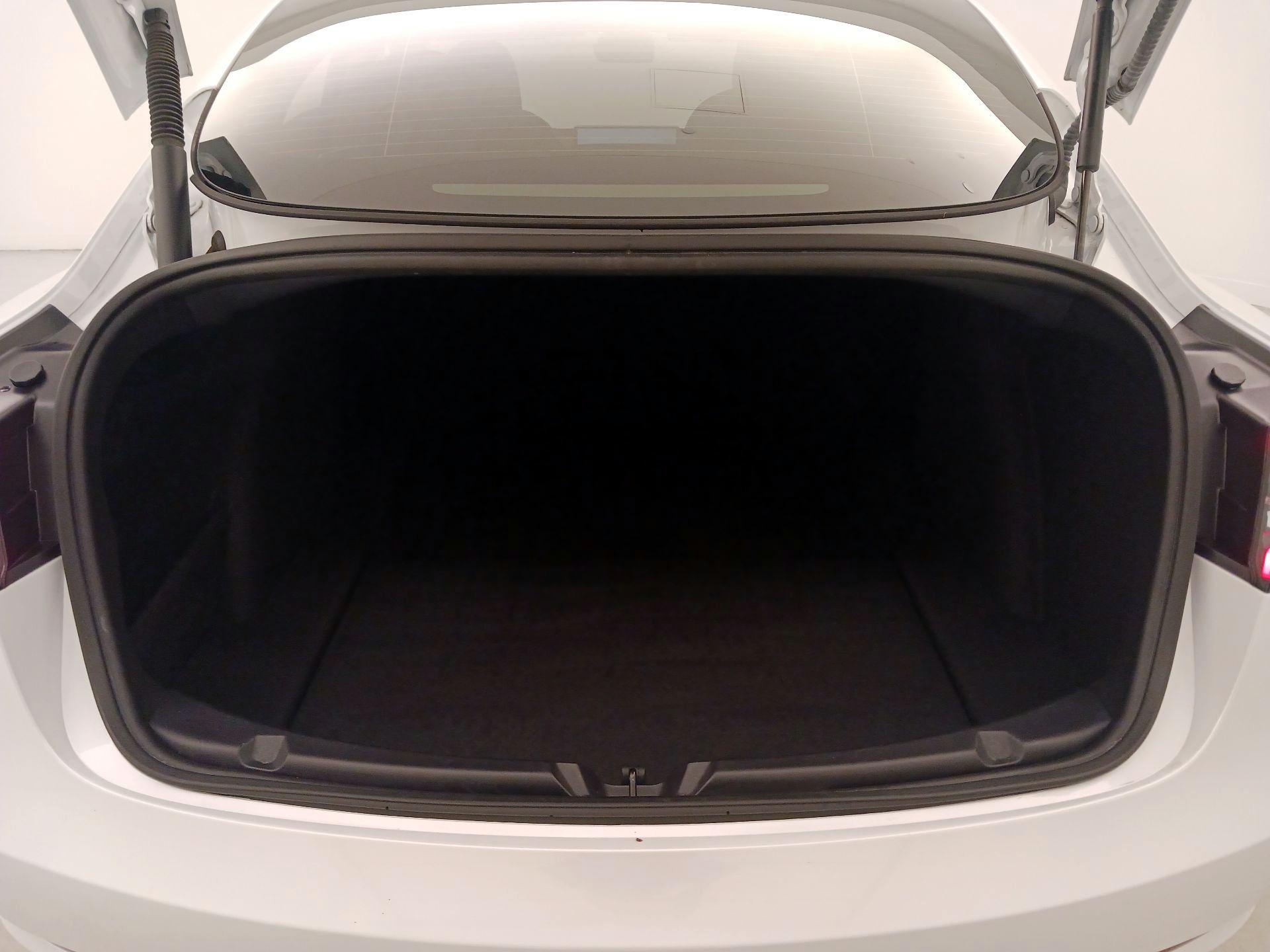 Thumbnail: 2023 Tesla Model 3 - 19