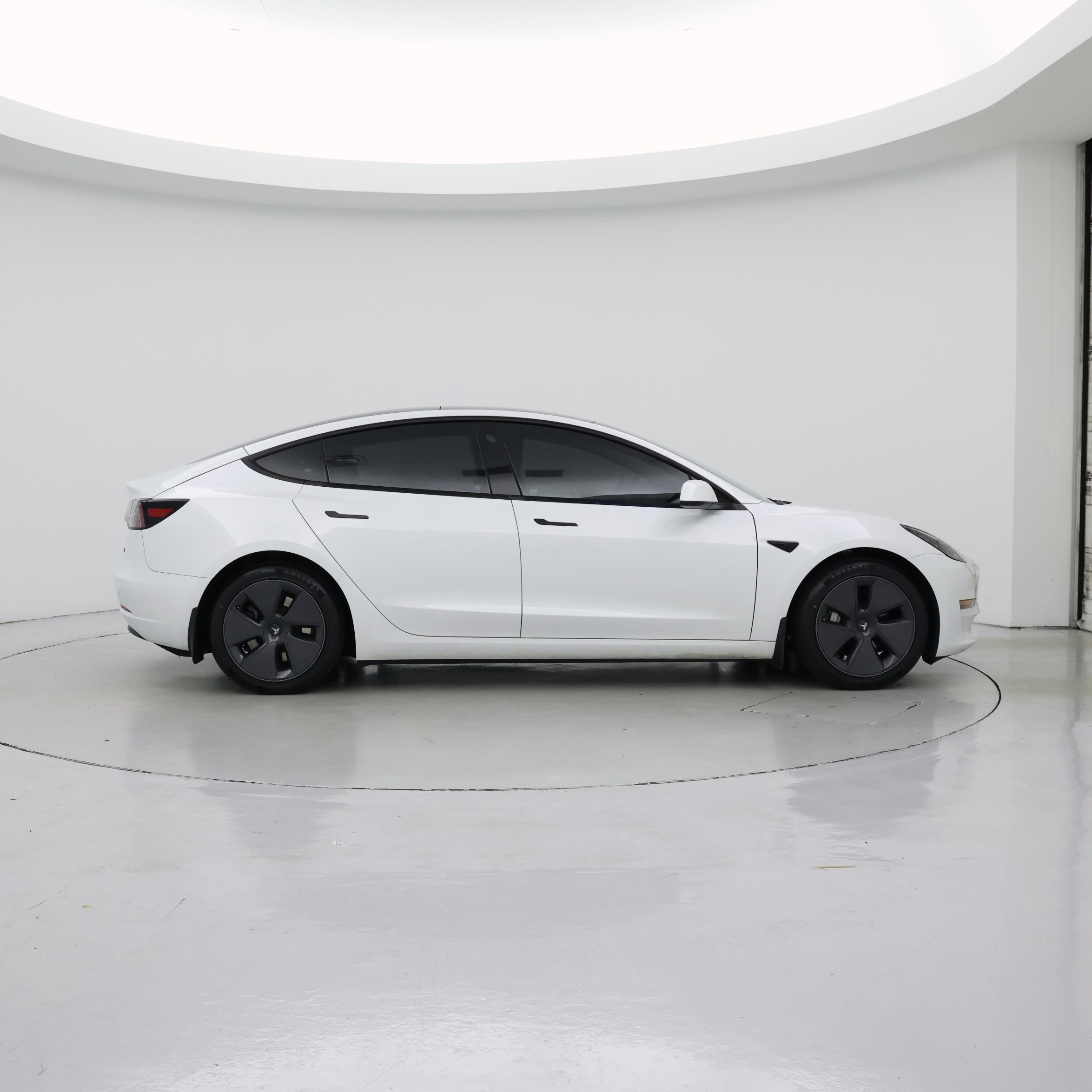 Thumbnail: 2023 Tesla Model 3 - 7