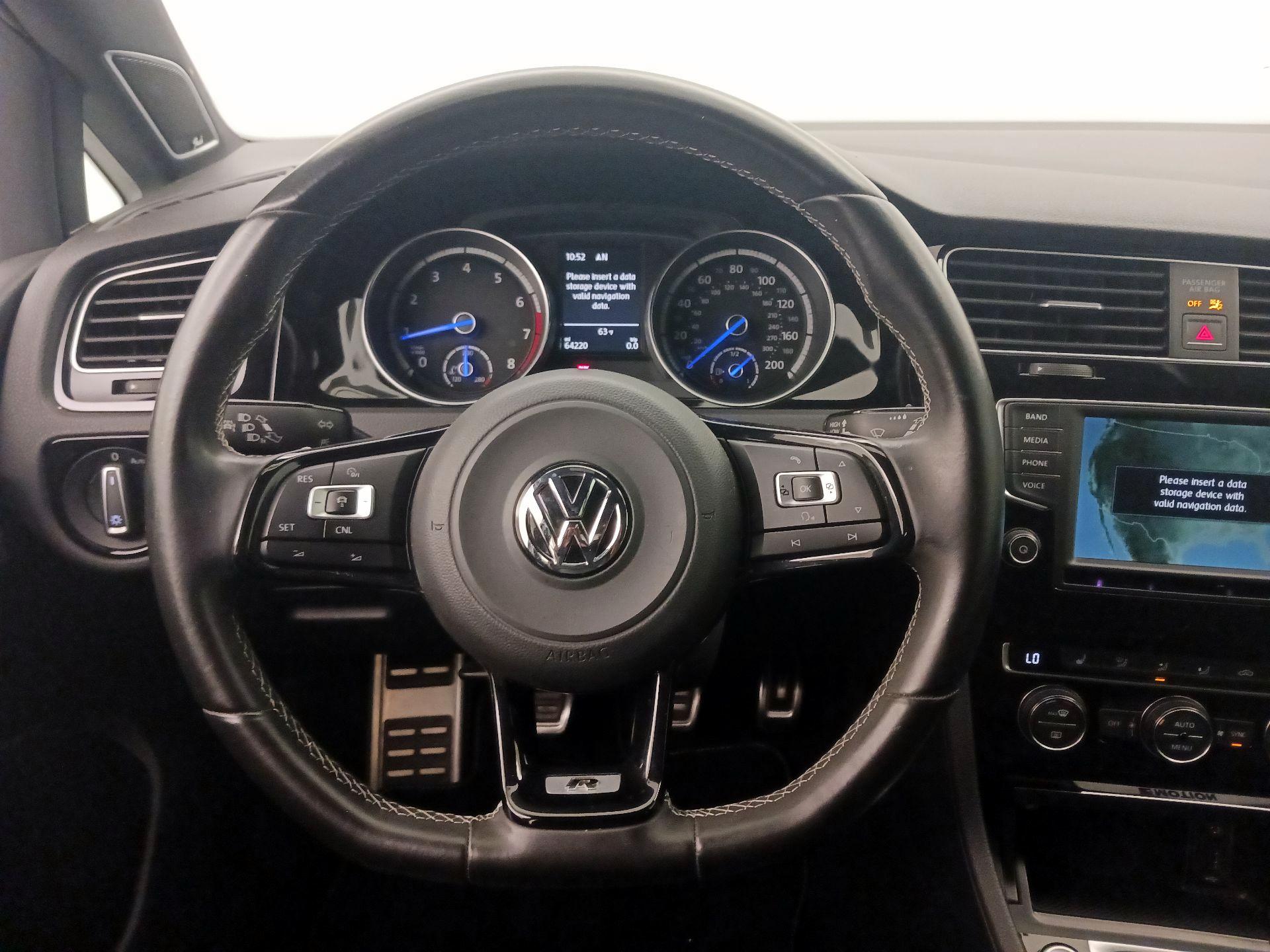 Thumbnail: 2016 Volkswagen Golf - 10