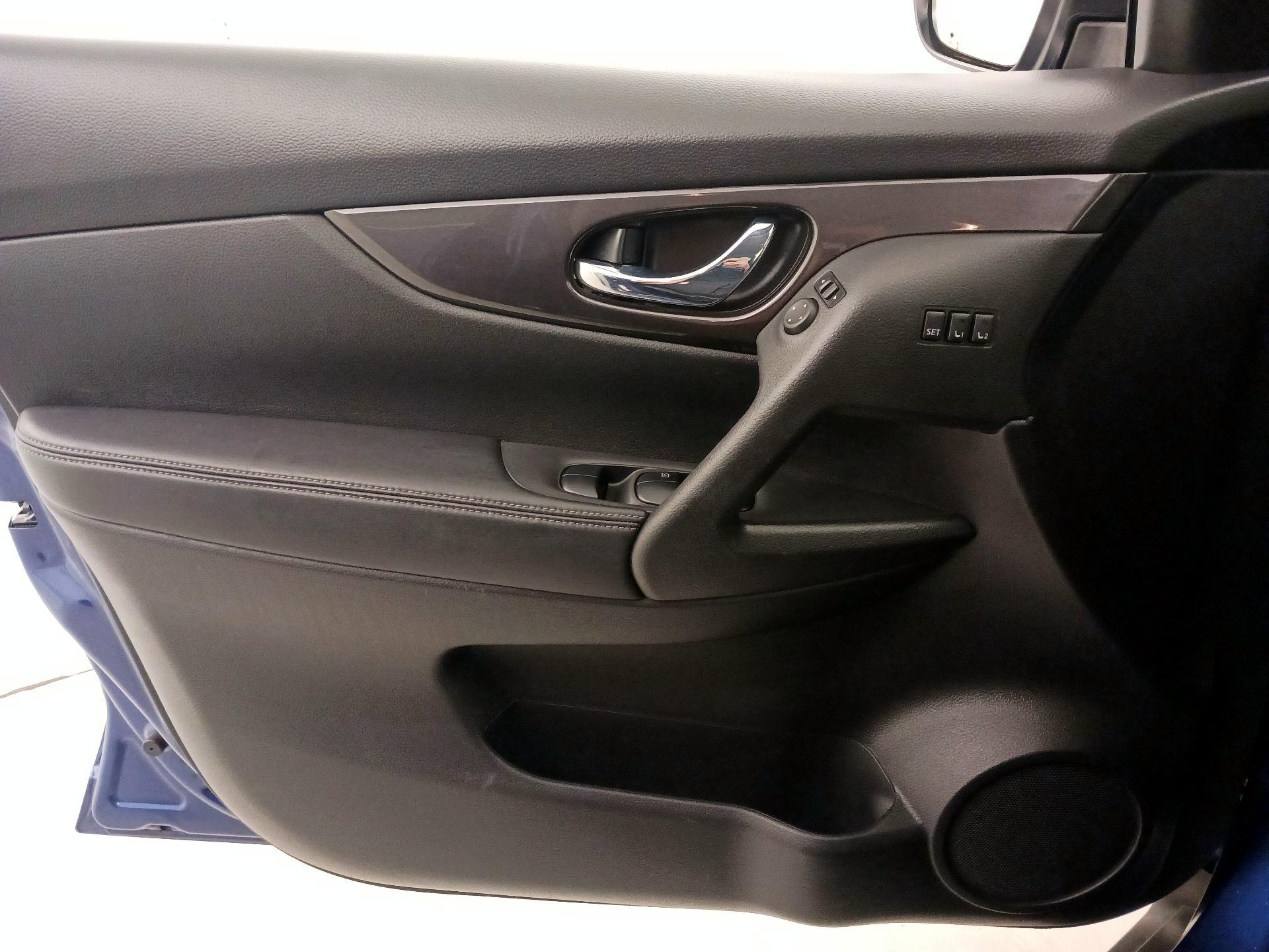 Thumbnail: 2019 Nissan Rogue - 12