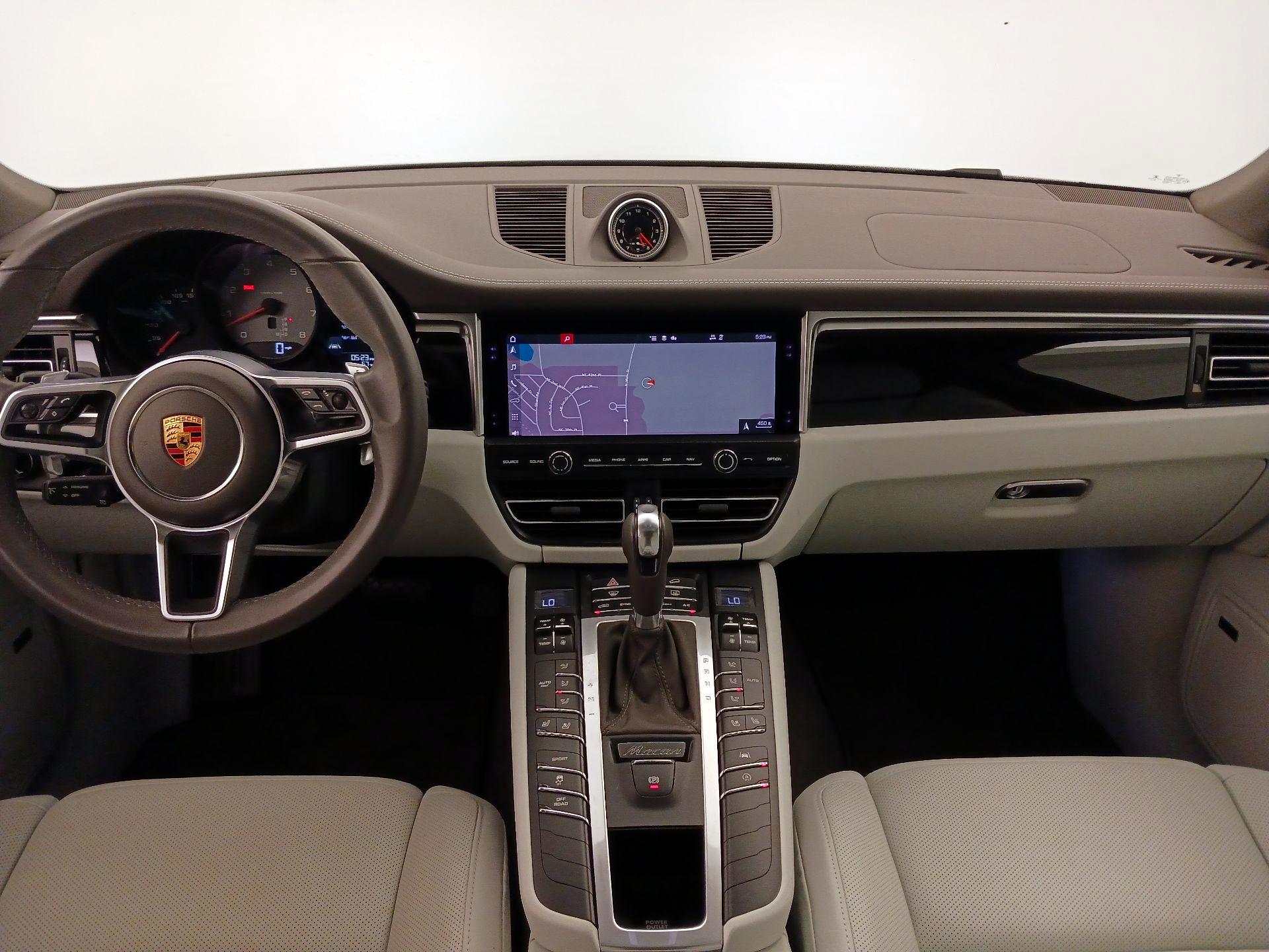 Thumbnail: 2021 Porsche Macan - 9