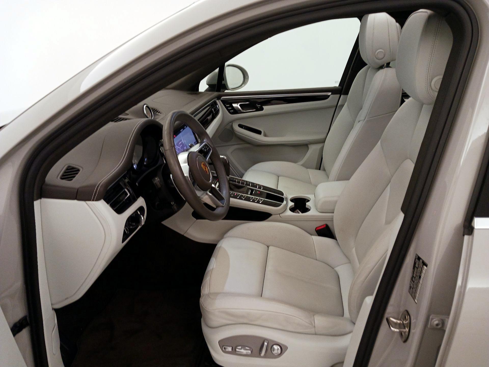 Thumbnail: 2021 Porsche Macan - 11