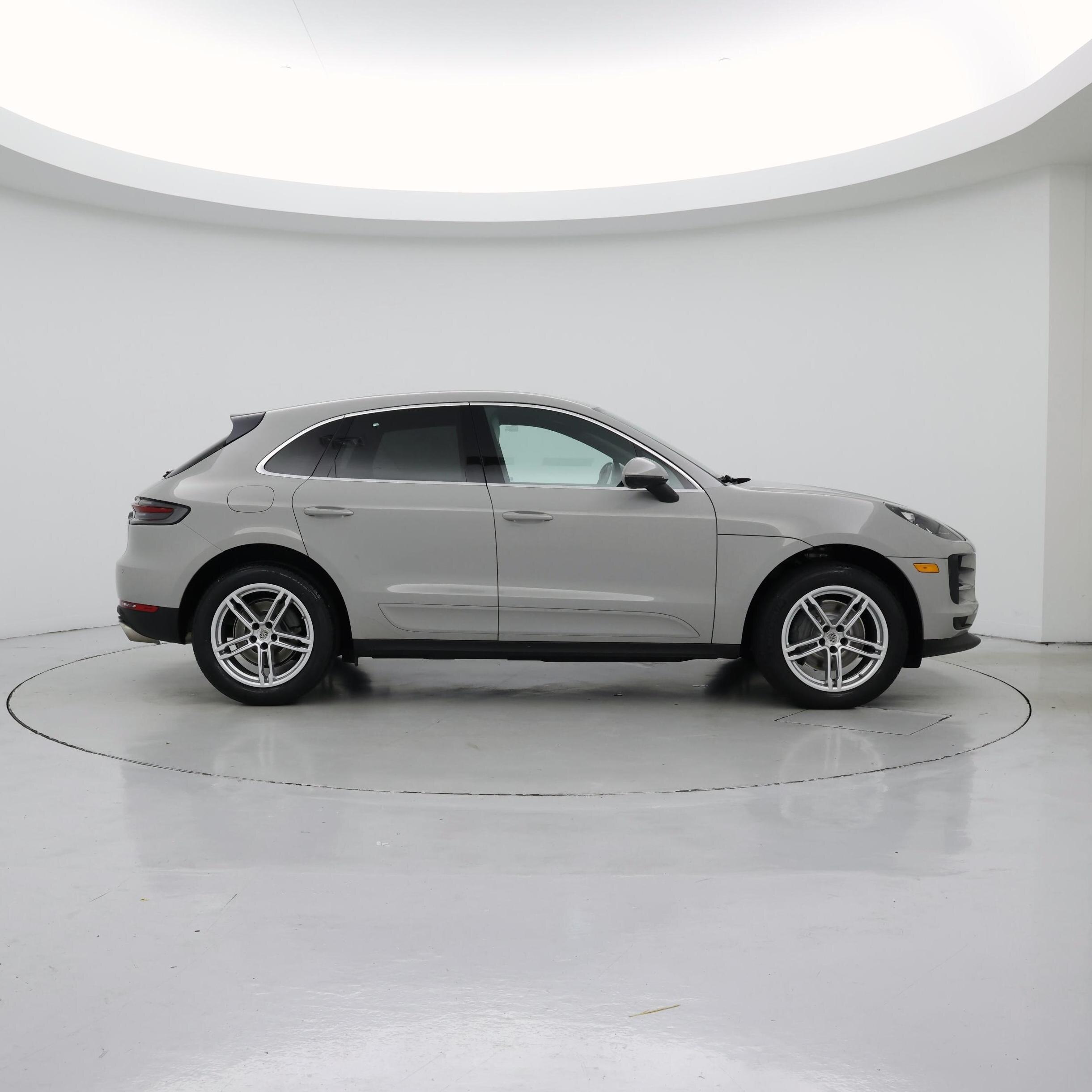Thumbnail: 2021 Porsche Macan - 7